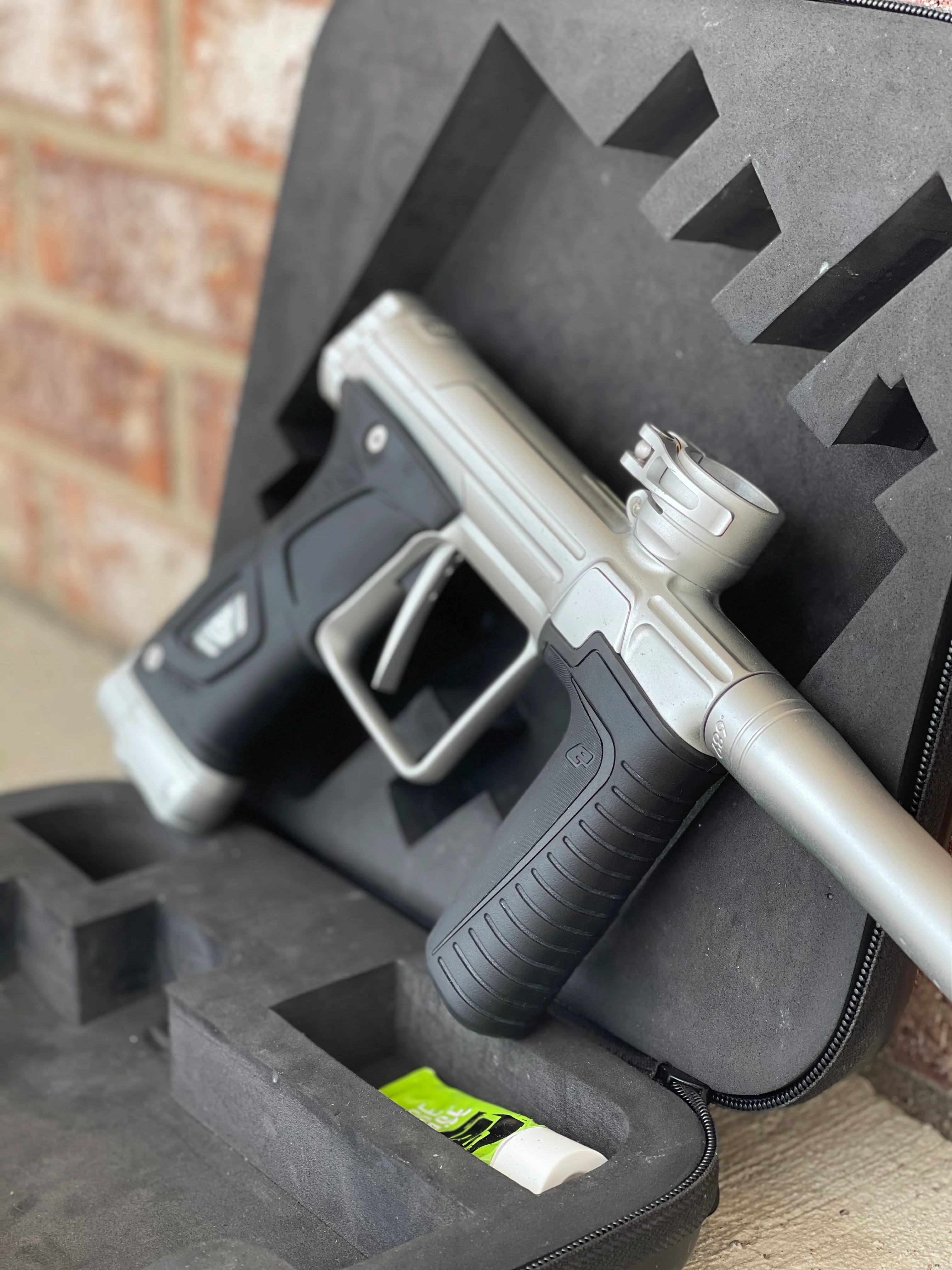 Used Planet Eclipse 170R Paintball Gun - Silver - Image 2