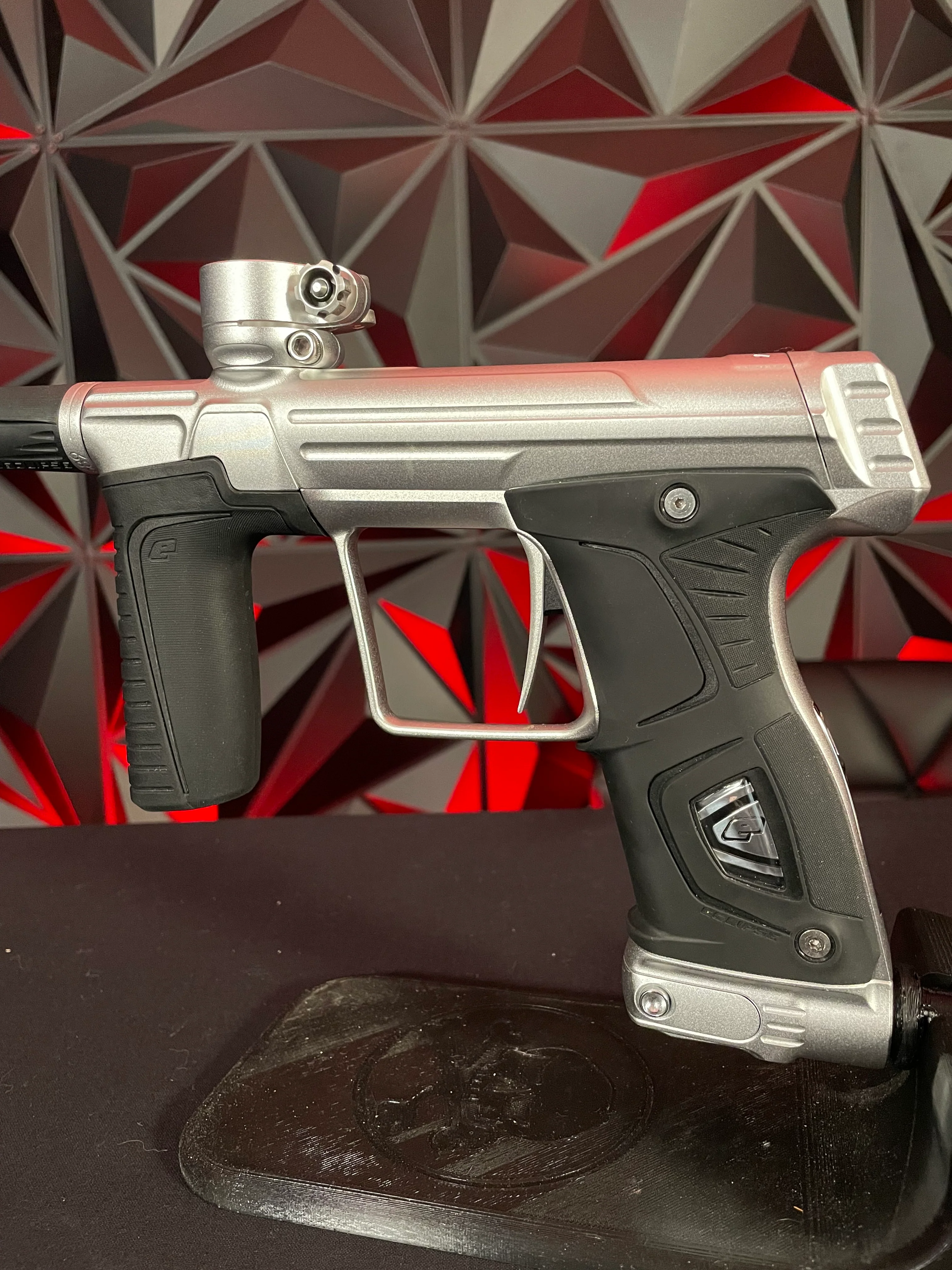 Used Planet Eclipse 170r Paintball Gun - Silver w/Carbon Fiber Tip - Image 2