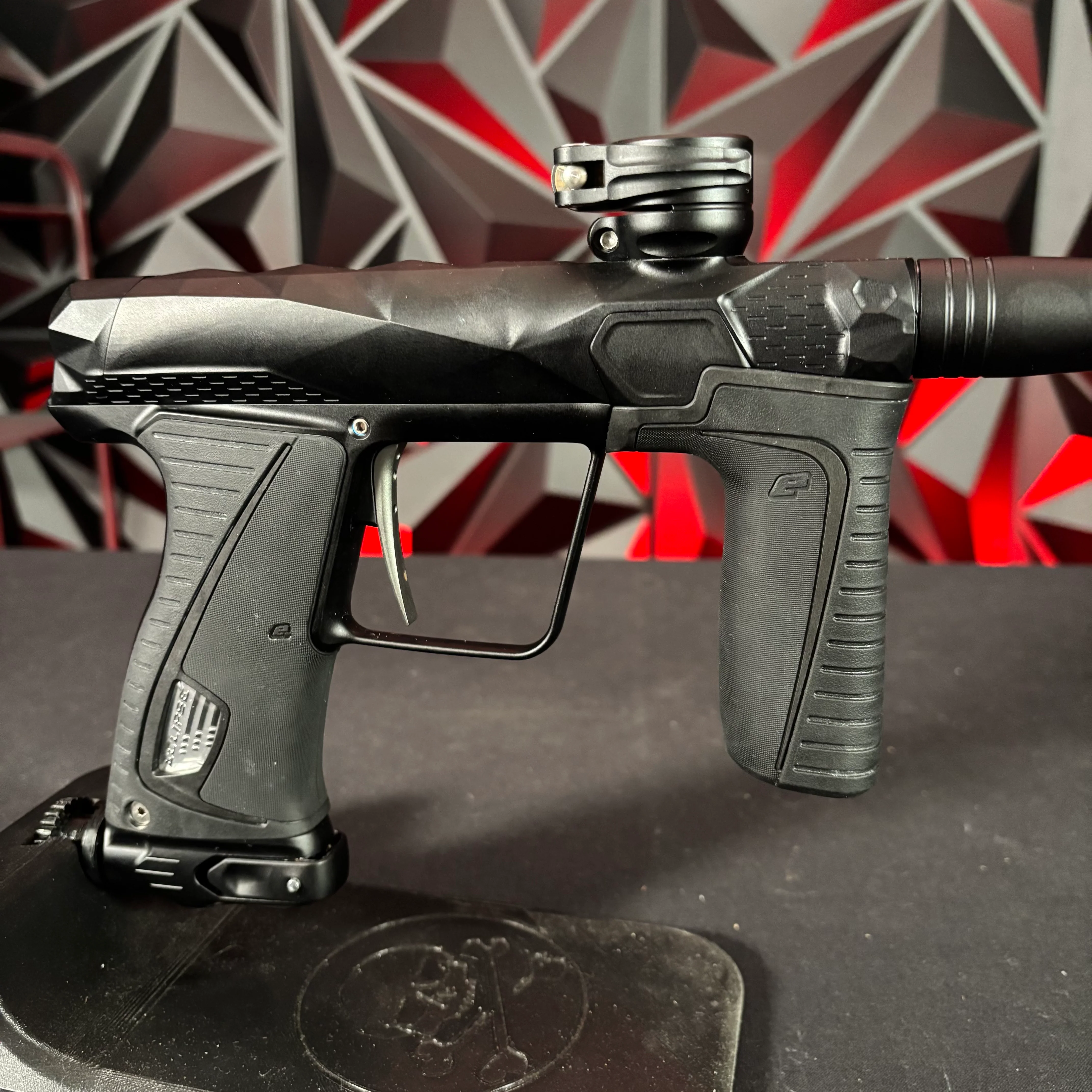 Used Planet Eclipse Infamous 180R Paintball Gun - Midnight w/ Grey Trigger - Image 3