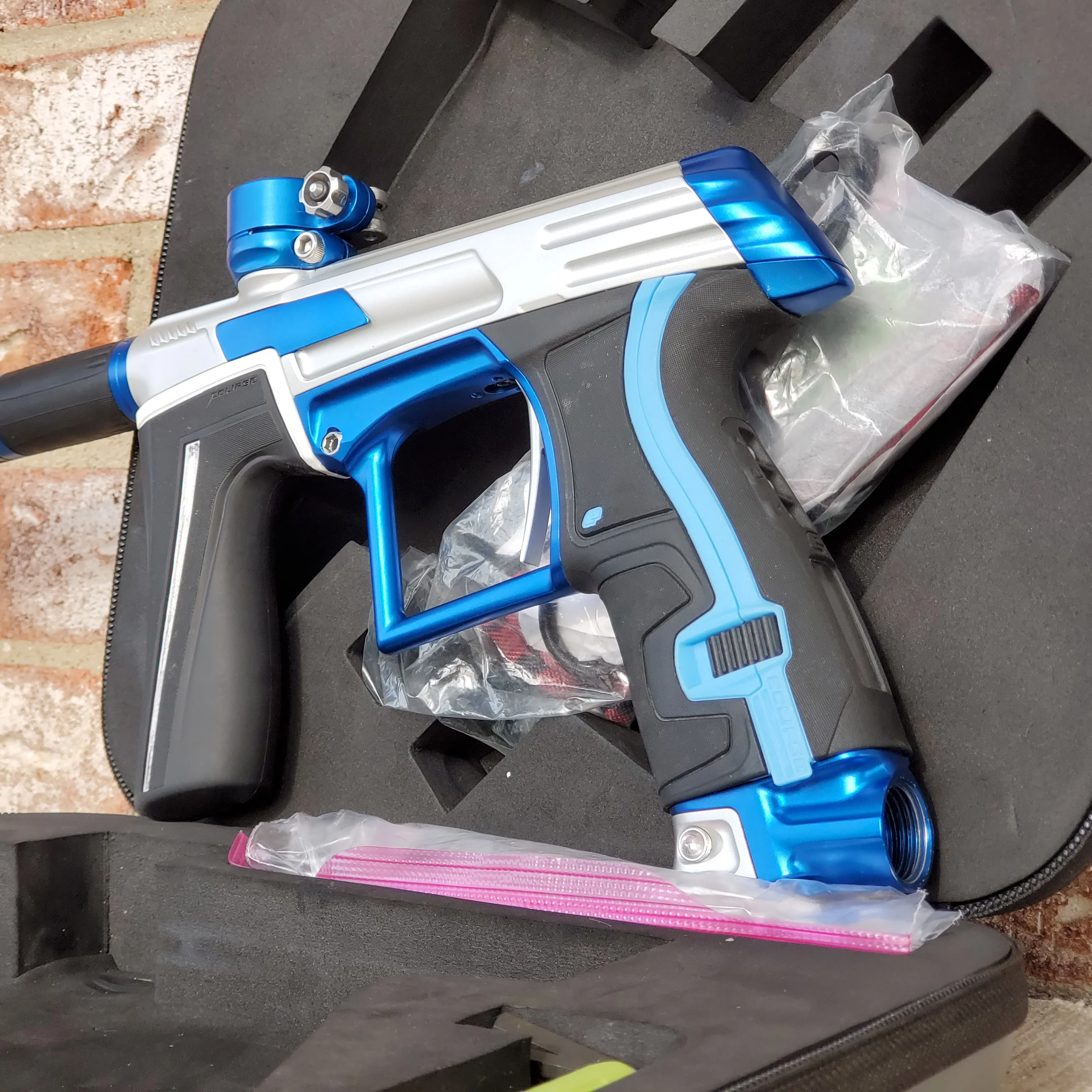 Used Planet Eclipse CS1.5 Paintball Gun - Silver / Blue - Image 3