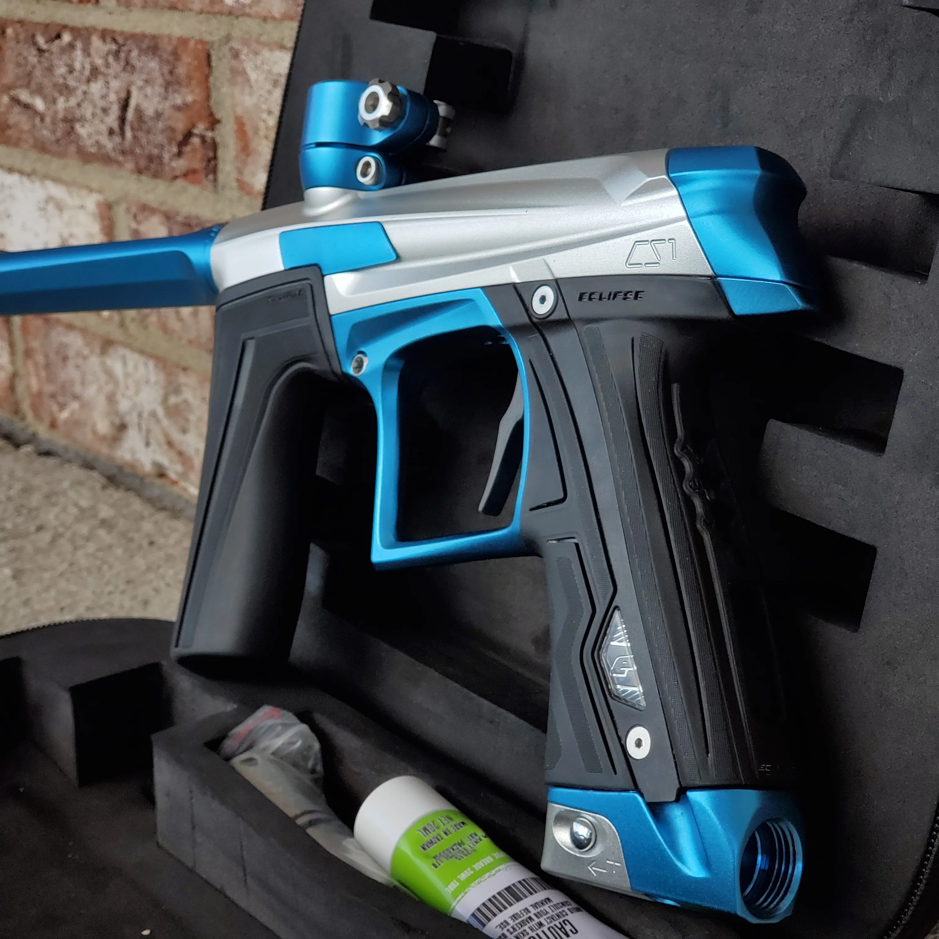 Used Planet Eclipse Cs1 Paintball Gun - Silver / Blue - Image 2