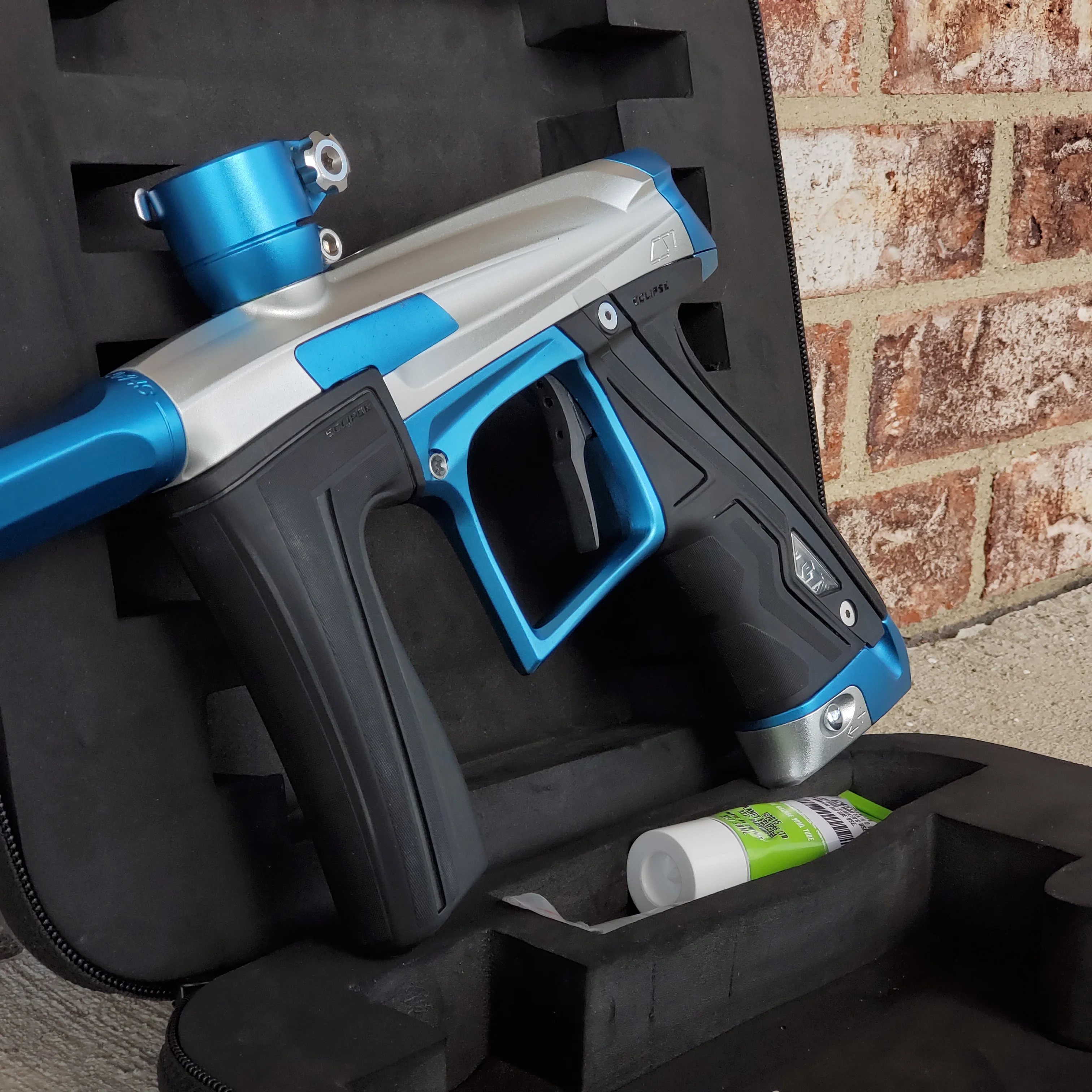 Used Planet Eclipse Cs1 Paintball Gun - Silver / Blue - Image 3