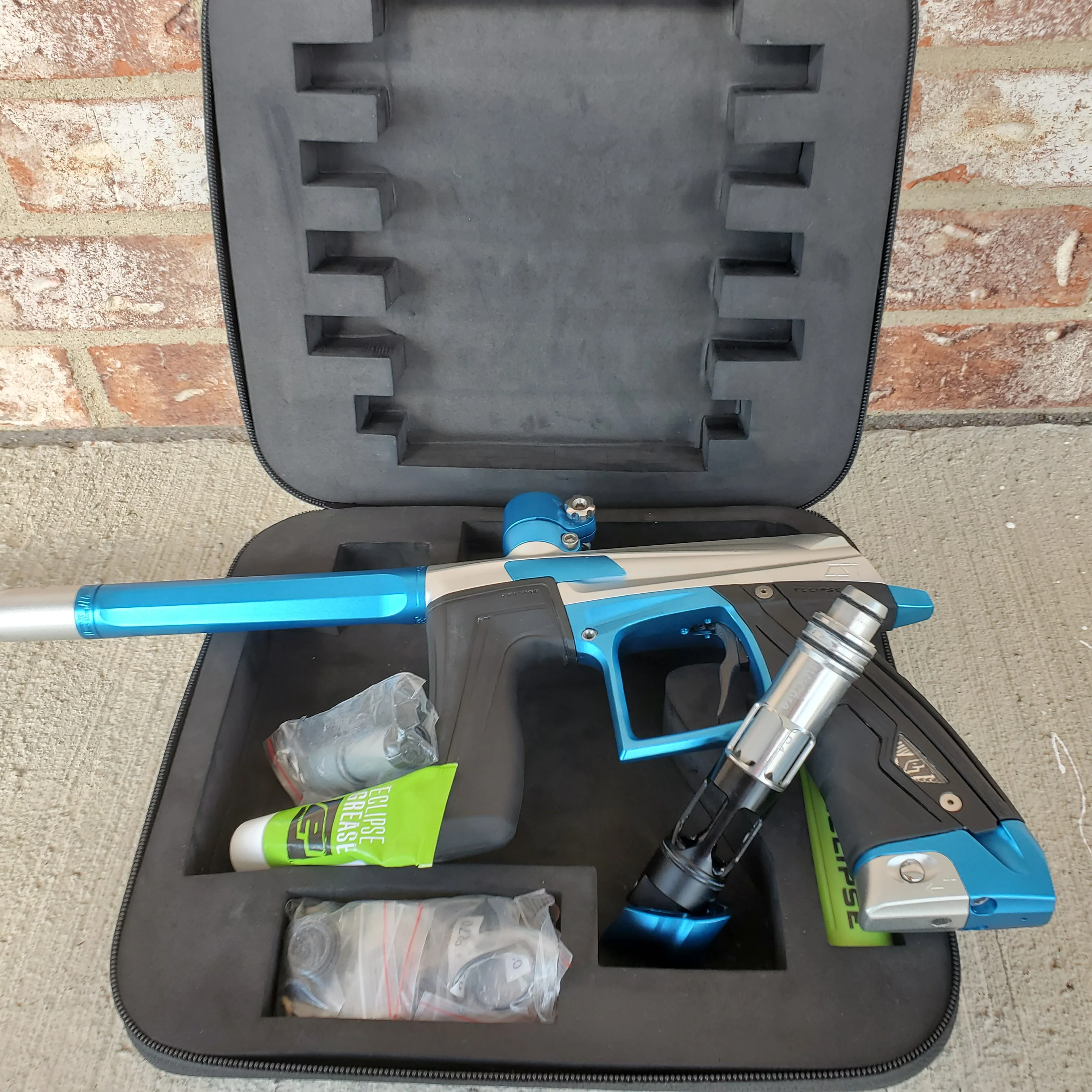 Used Planet Eclipse Cs1 Paintball Gun - Silver / Blue - Image 4