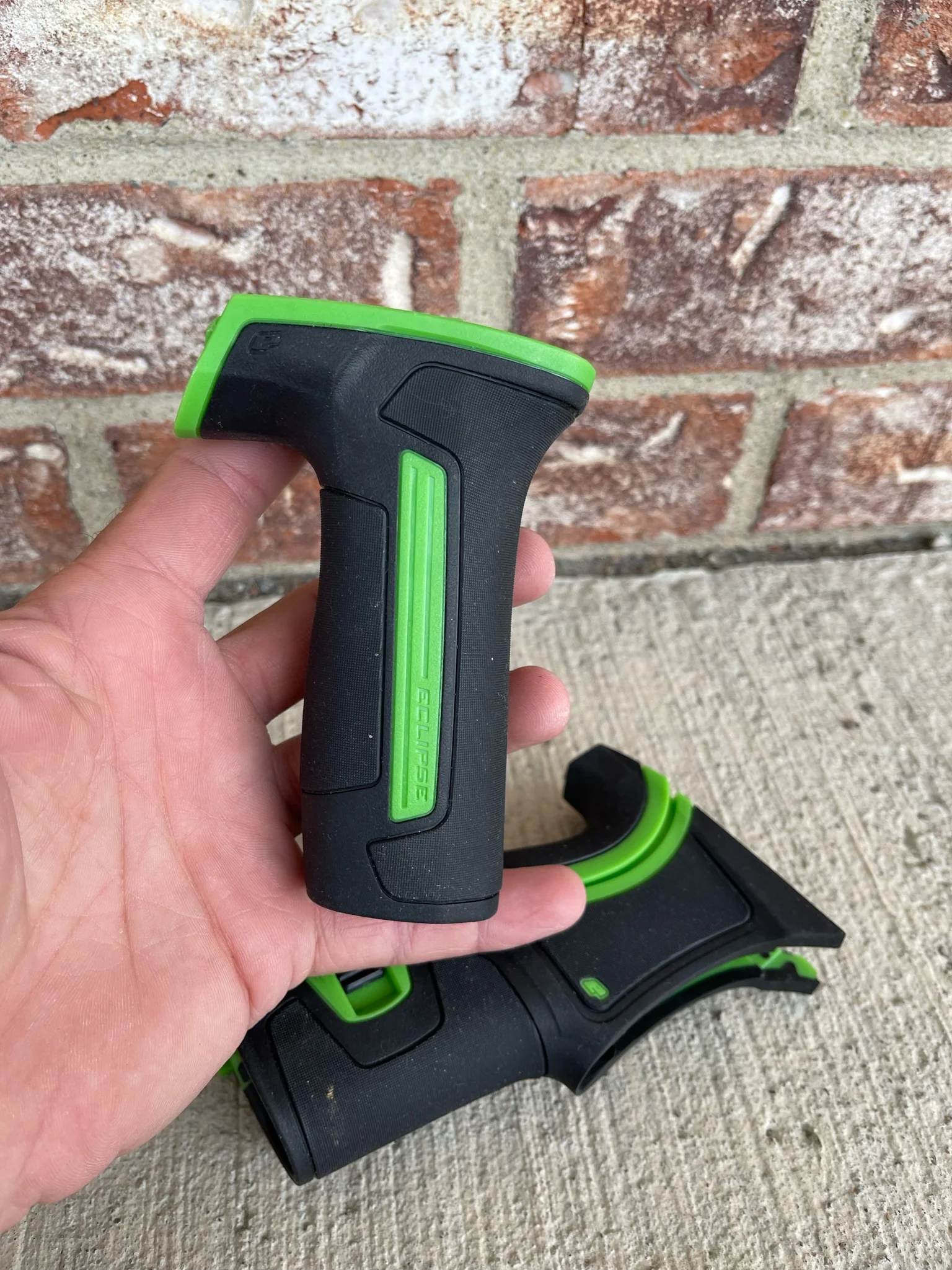 Used Planet Eclipse CS2 Paintball Grips- Black / Green - Image 4
