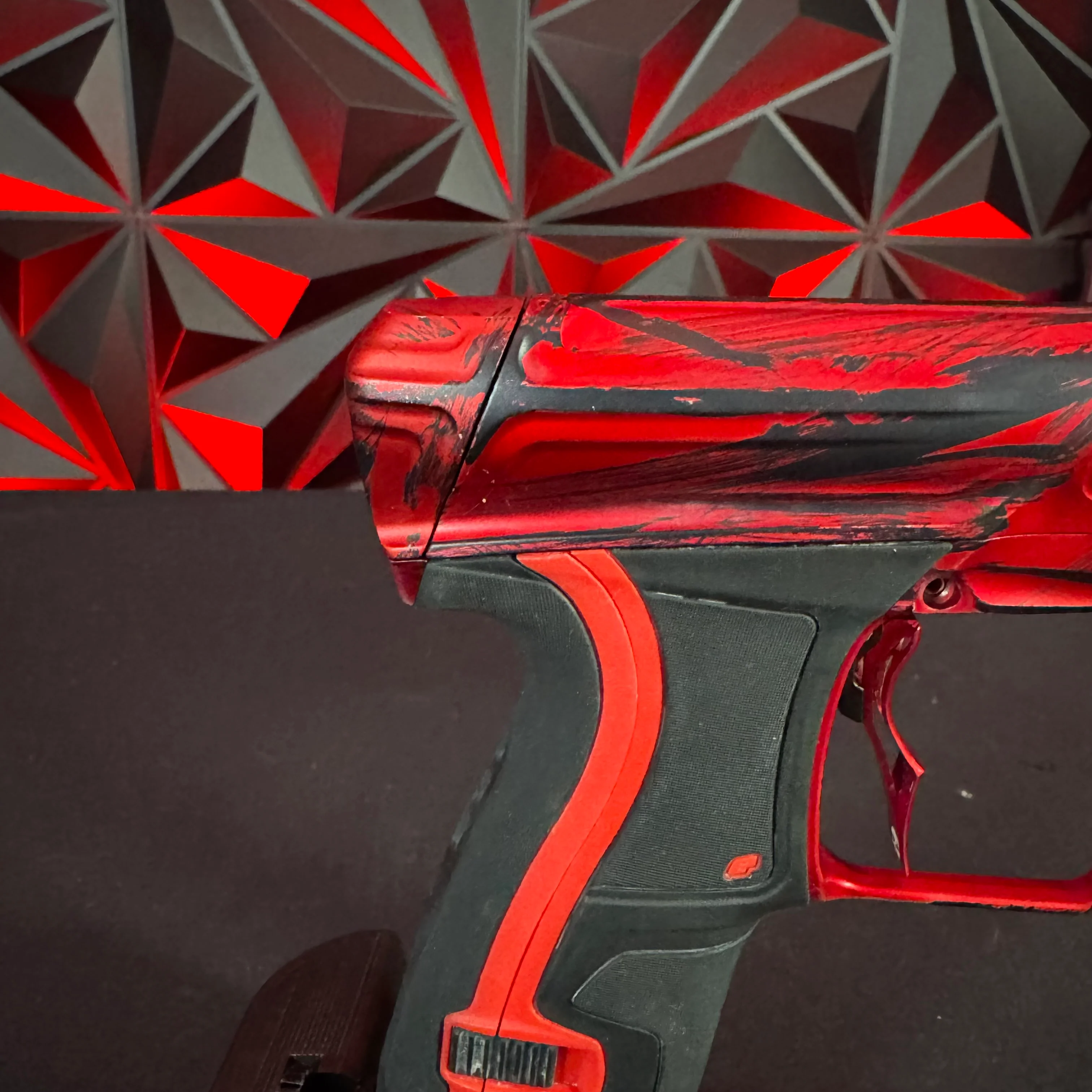 Used Planet Eclipse CS2 Paintball Gun - Custom Red/Pewter Scratch Anno w/ Infamous Deuce Trigger & 3 FL Backs - Image 11