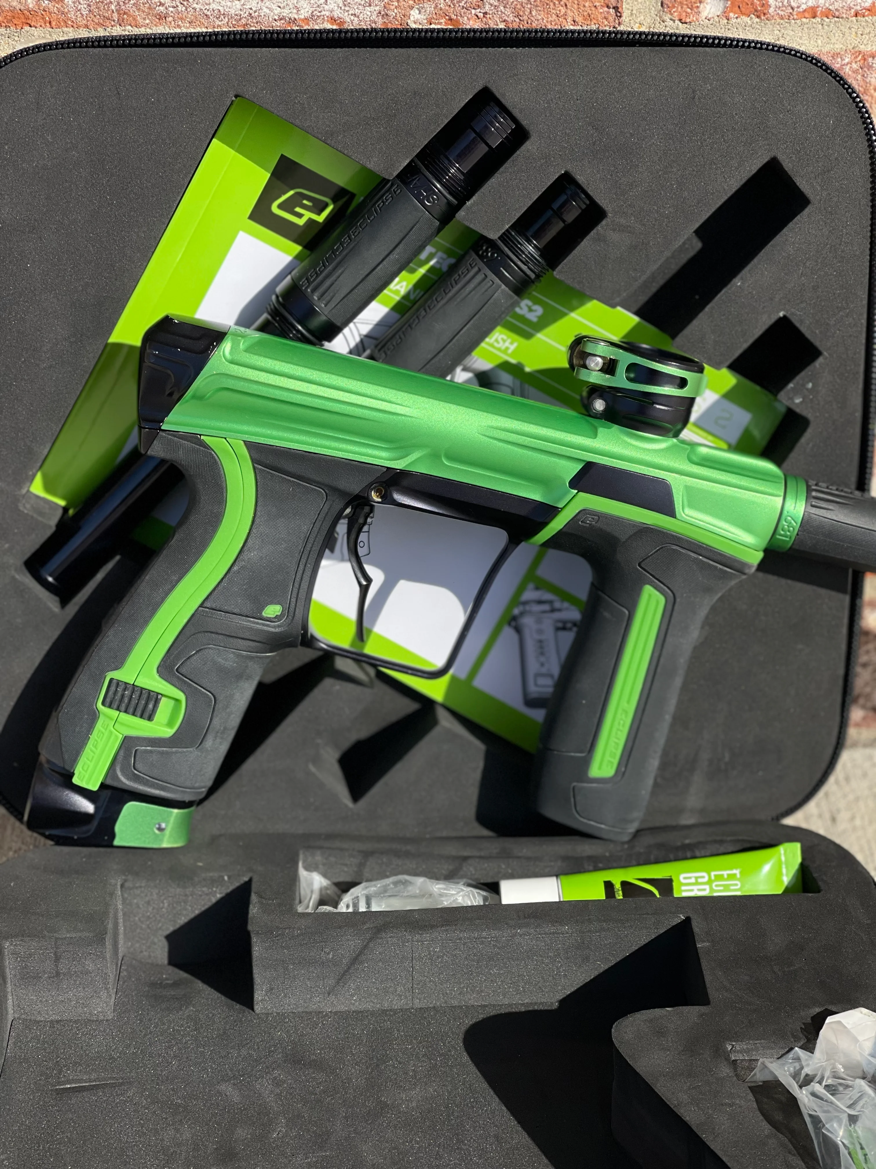 Used Planet Eclipse CS2 Paintball Gun - Kryptonite w/ Infamous Deuce Trigger - Image 5