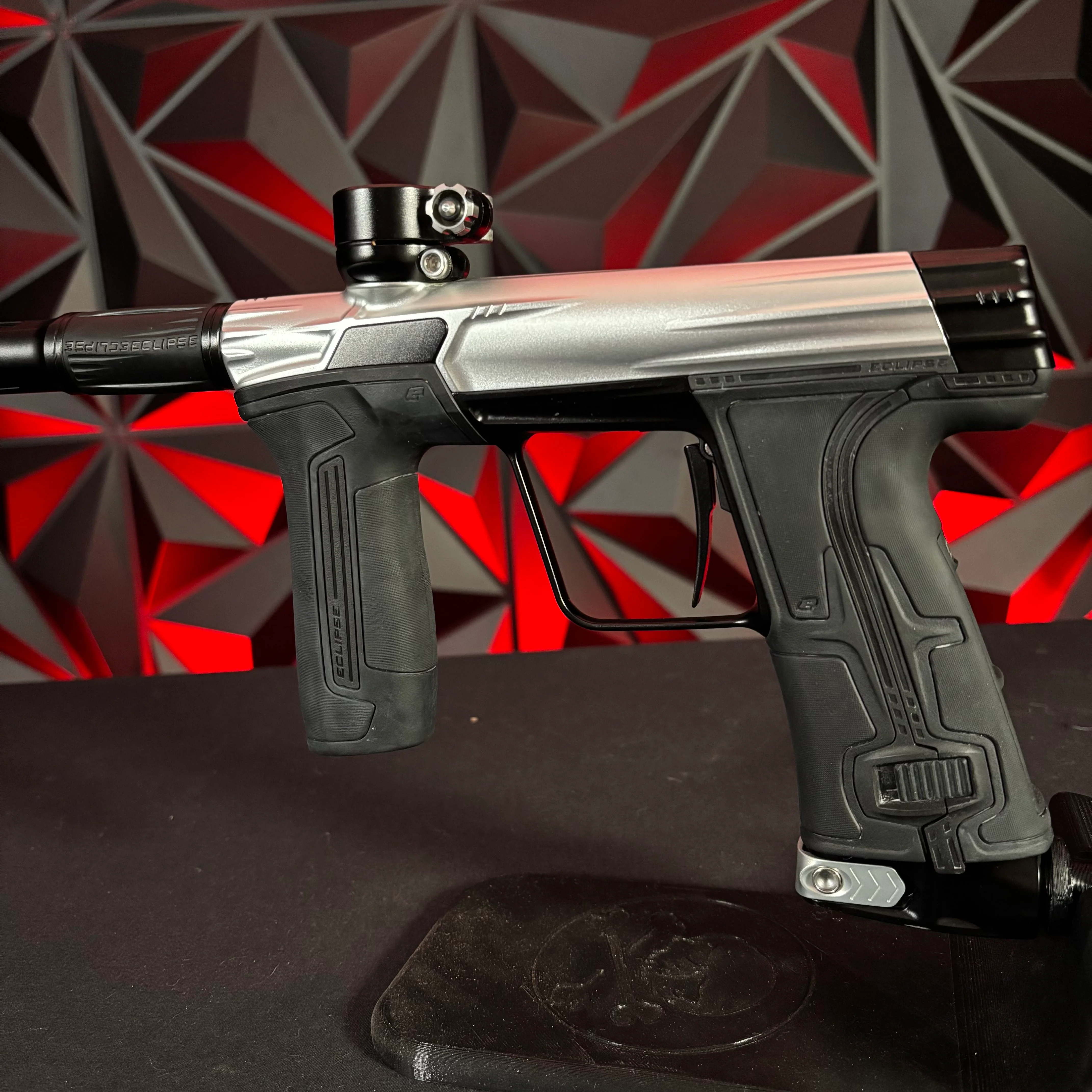 Used Planet Eclipse CS3 Paintball Gun - Silver/Black - Image 4