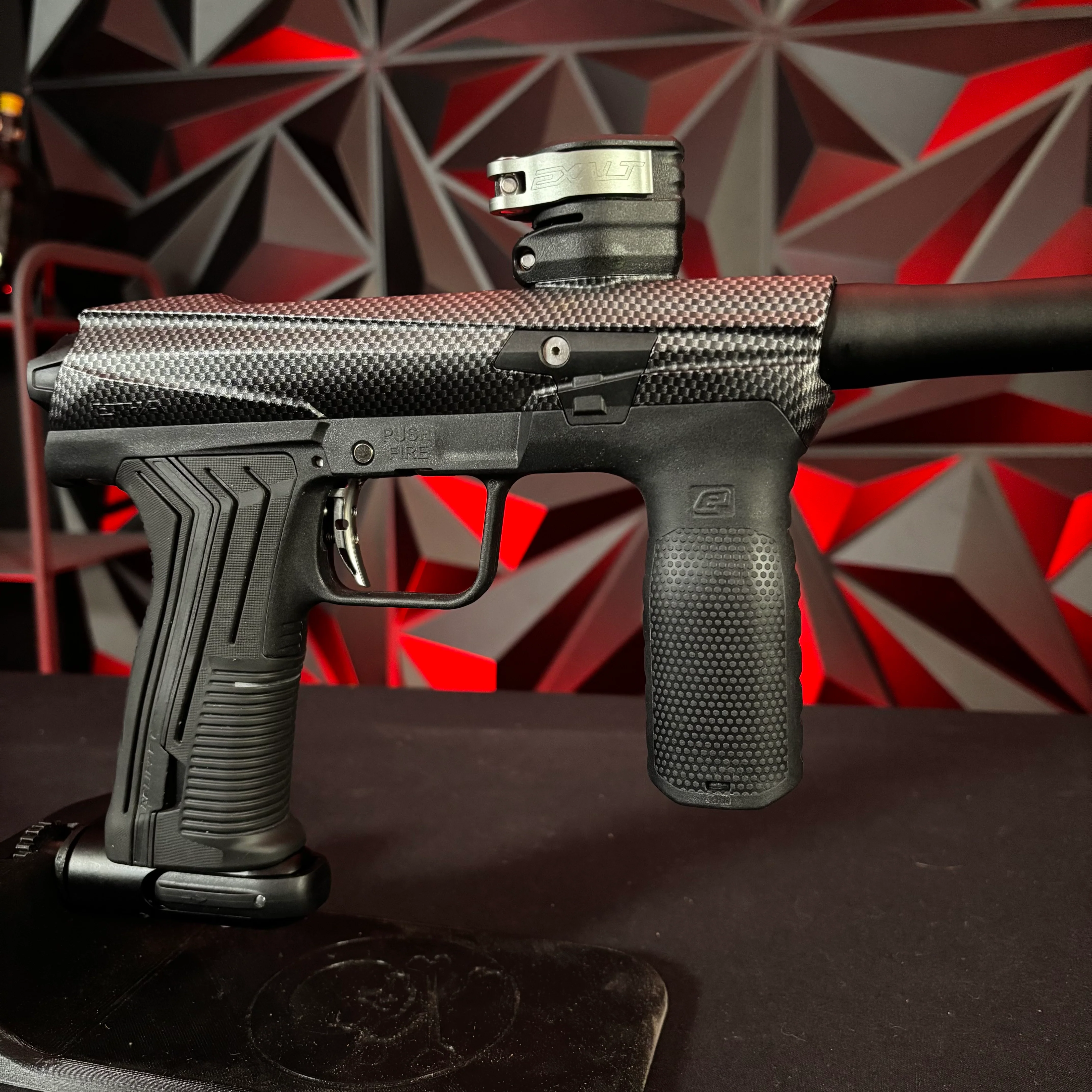Used Planet Eclipse Emek 100 Paintball Gun - Black w/Carbon Fiber Body, Deadlywinds HAir 45 V2 Valve, POPs ASA, Aftermarket Trigger - Image 4