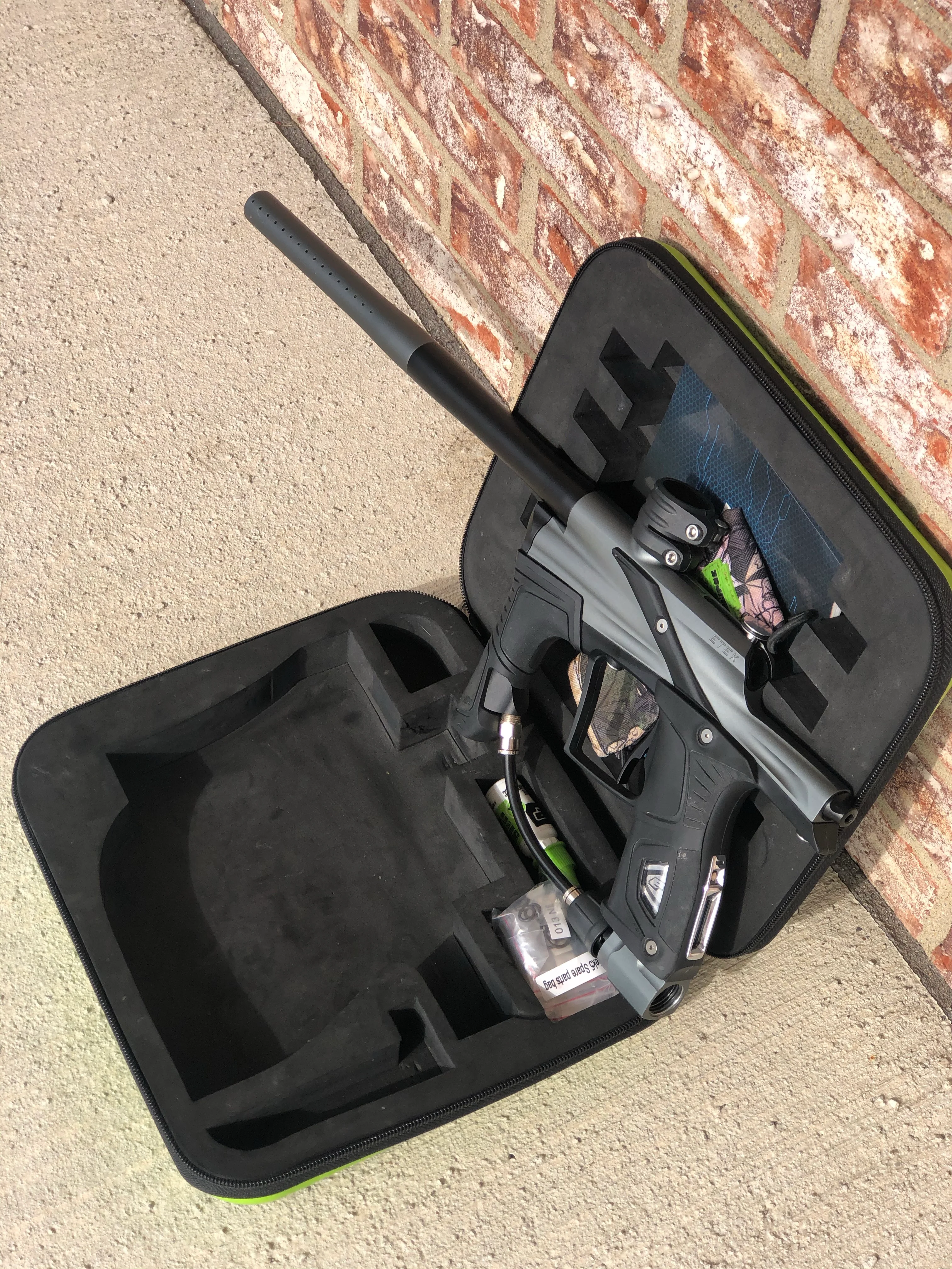 Used Planet Eclipse Etek 5 OLED Paintball Gun - Grey/Black - Image 5
