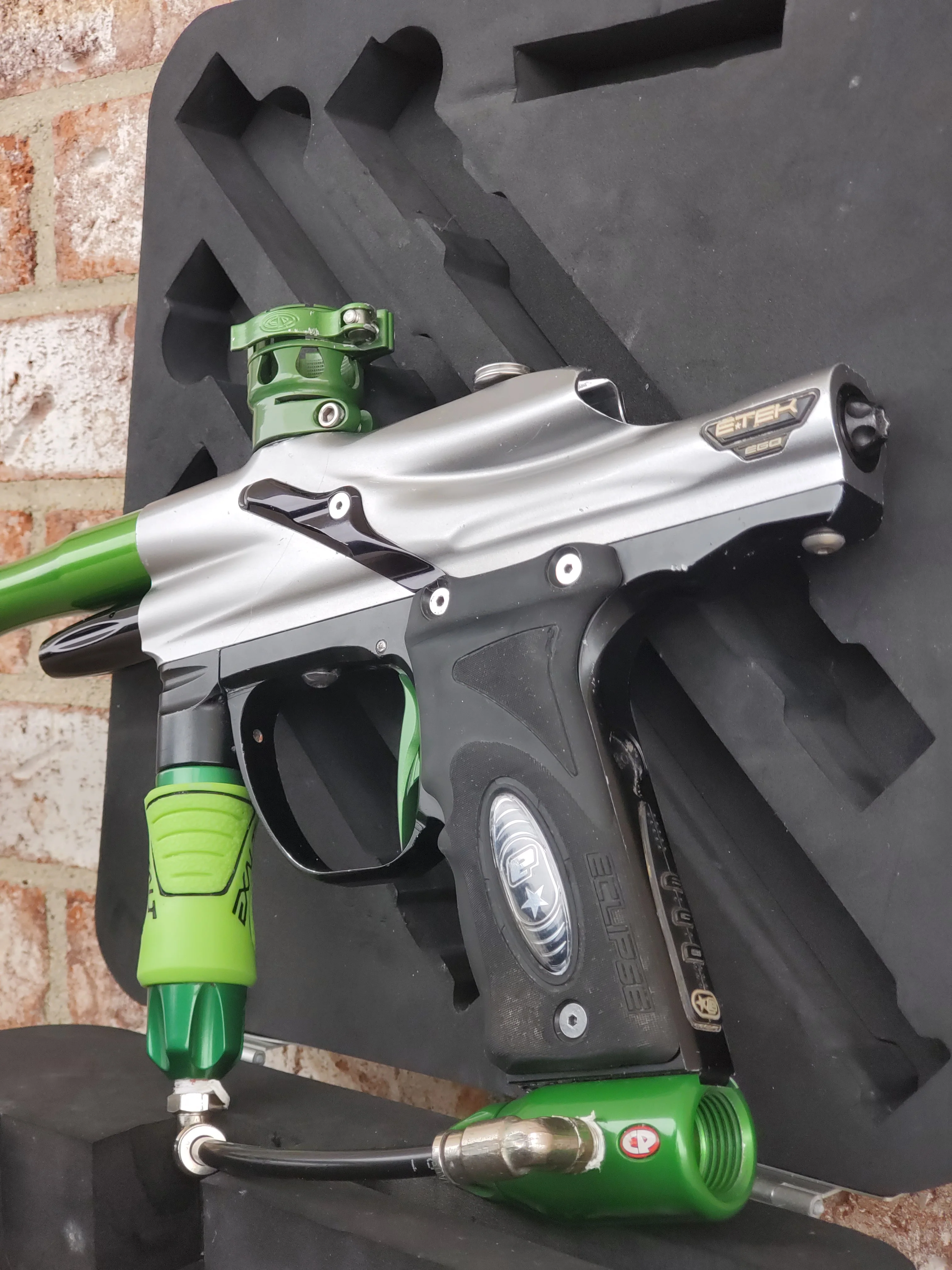 Used Planet Eclipse Etek Paintball Gun - Silver / Green - Image 3