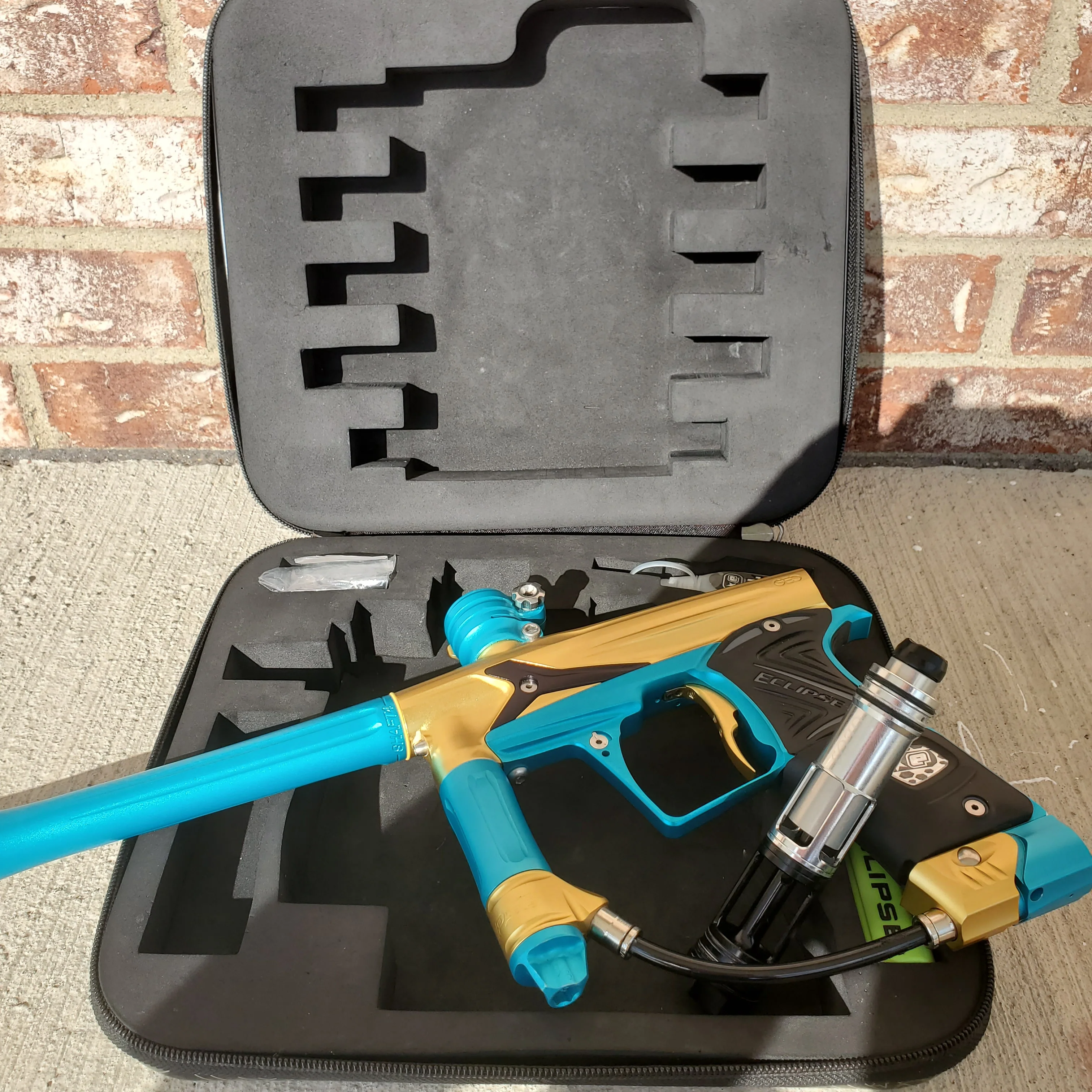 Used Planet Eclipse Geo 3 Paintball Gun Gold / Teal - Image 5