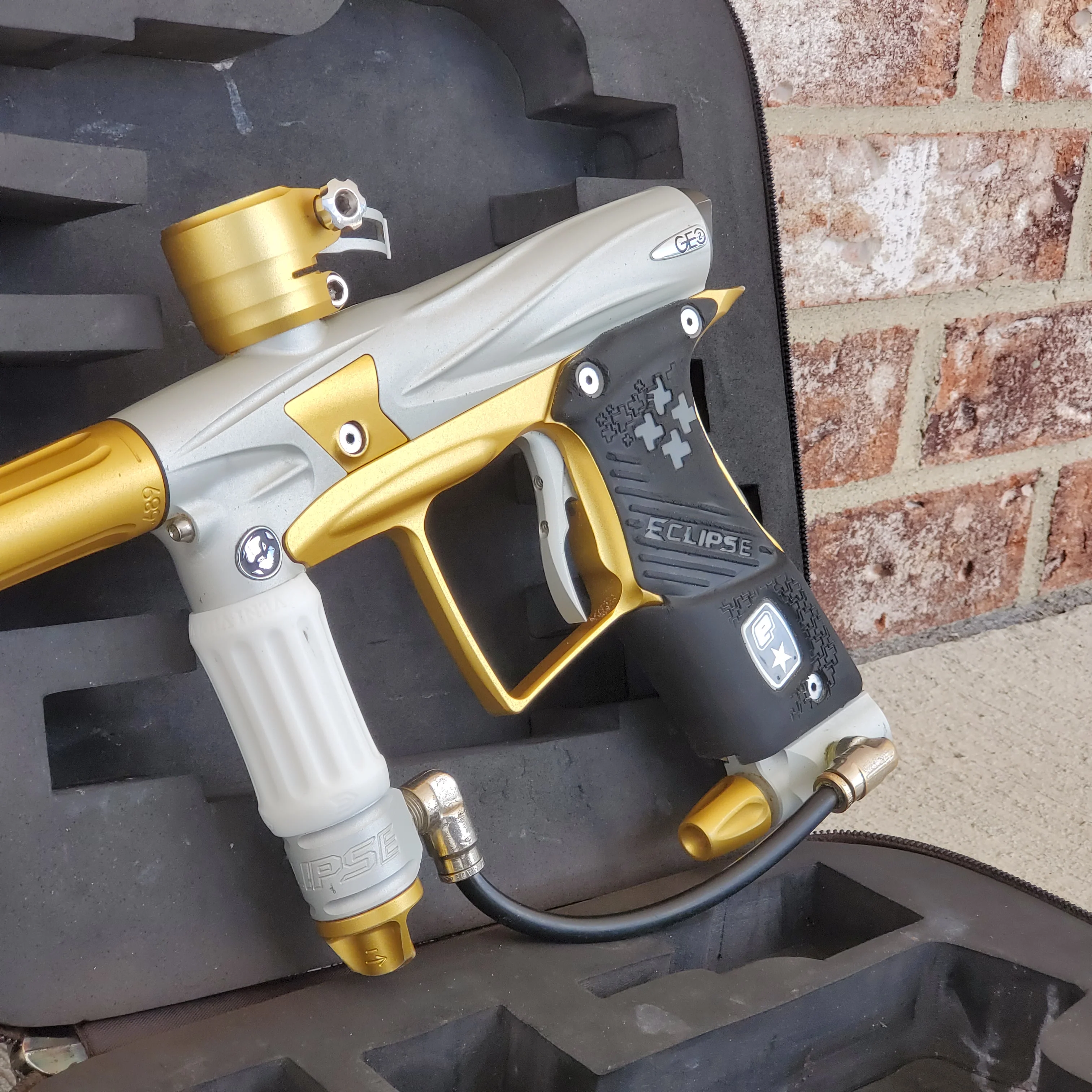 Used Planet Eclipse Geo 2 Paintball Gun W/ IV Core - White / Gold - Image 4