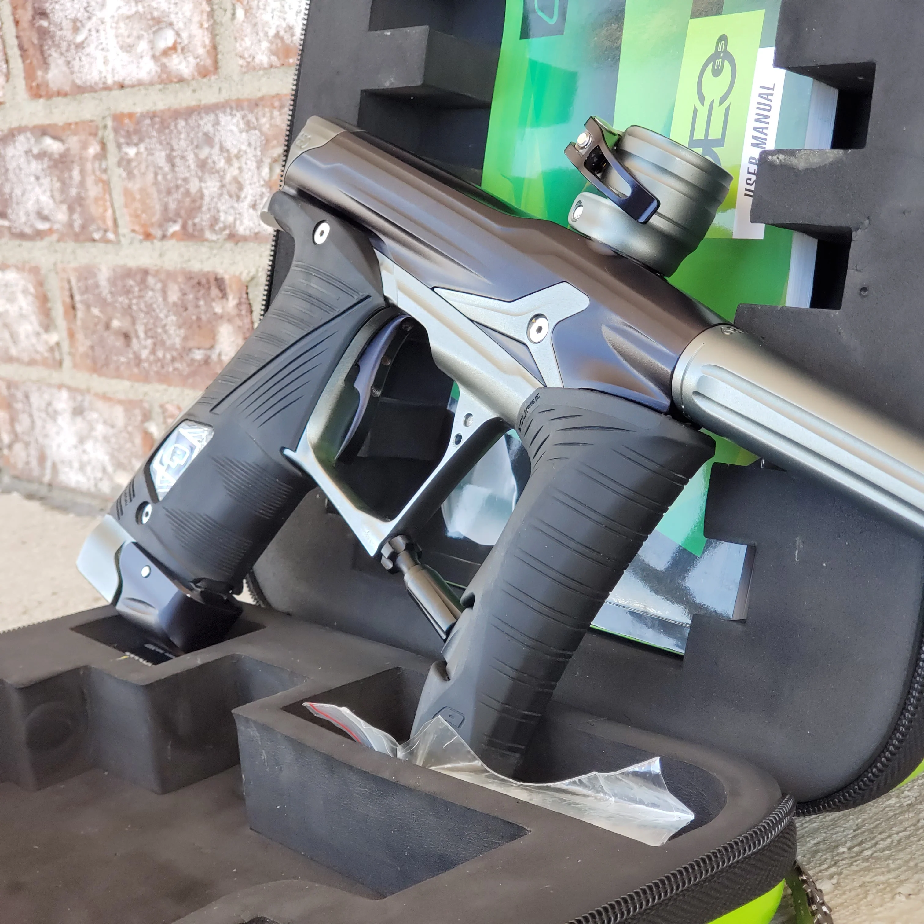 Used Planet Eclipse Geo 3.5 Paintball Gun - Black/Pewter - Image 2
