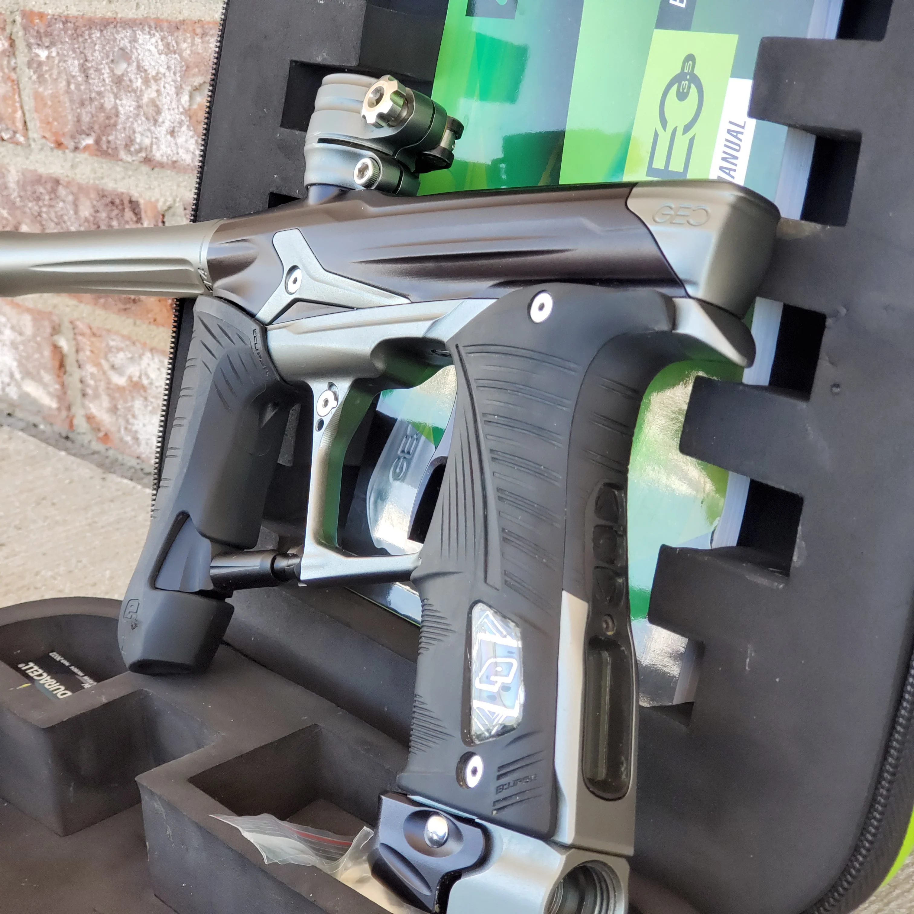 Used Planet Eclipse Geo 3.5 Paintball Gun - Black/Pewter - Image 3
