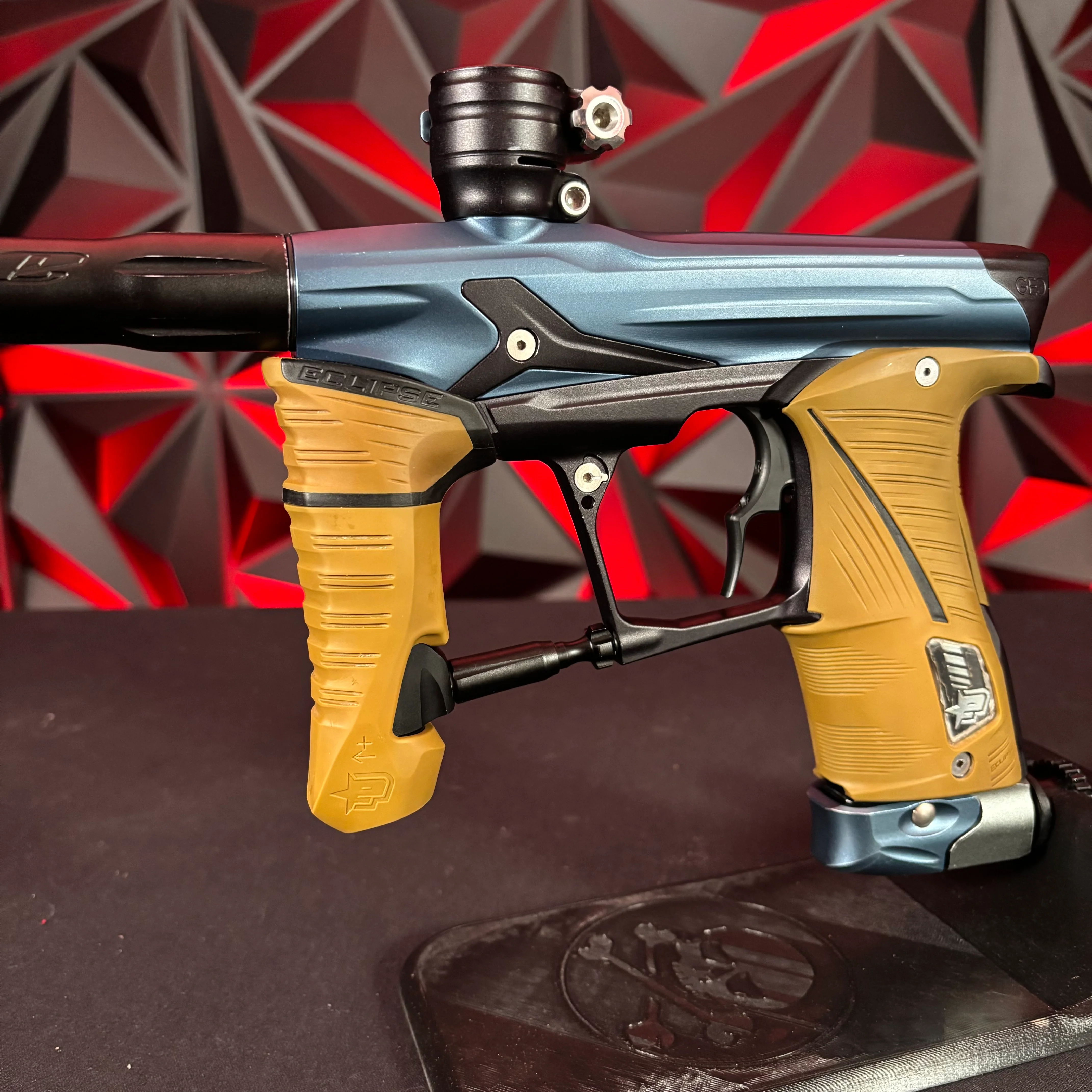 Used Planet Eclipse Geo 3.5 Paintball Gun - Blue/Black w/Dye UL Barrel and Earth Grip Kit - Image 5