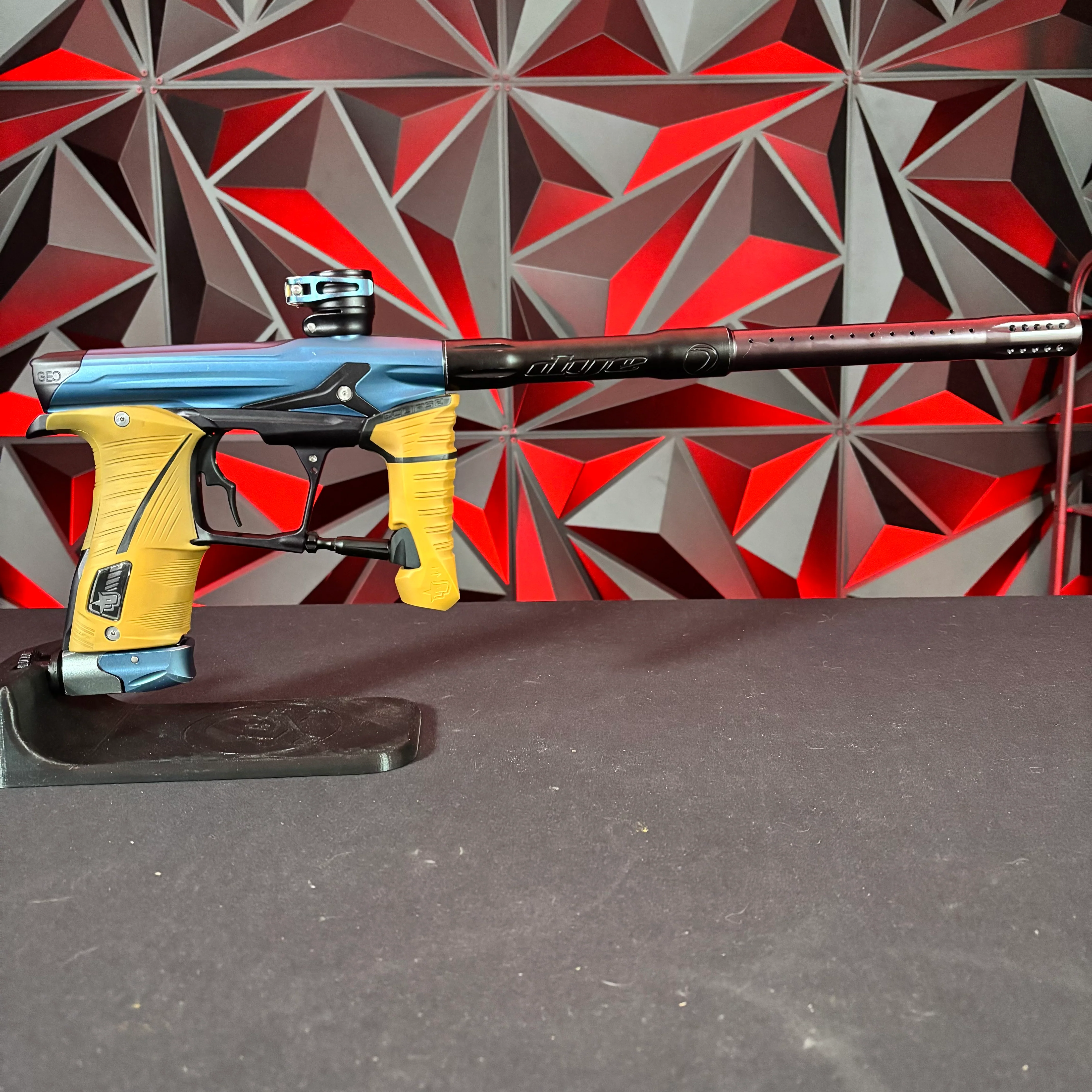 Used Planet Eclipse Geo 3.5 Paintball Gun - Blue/Black w/Dye UL Barrel and Earth Grip Kit - Image 6