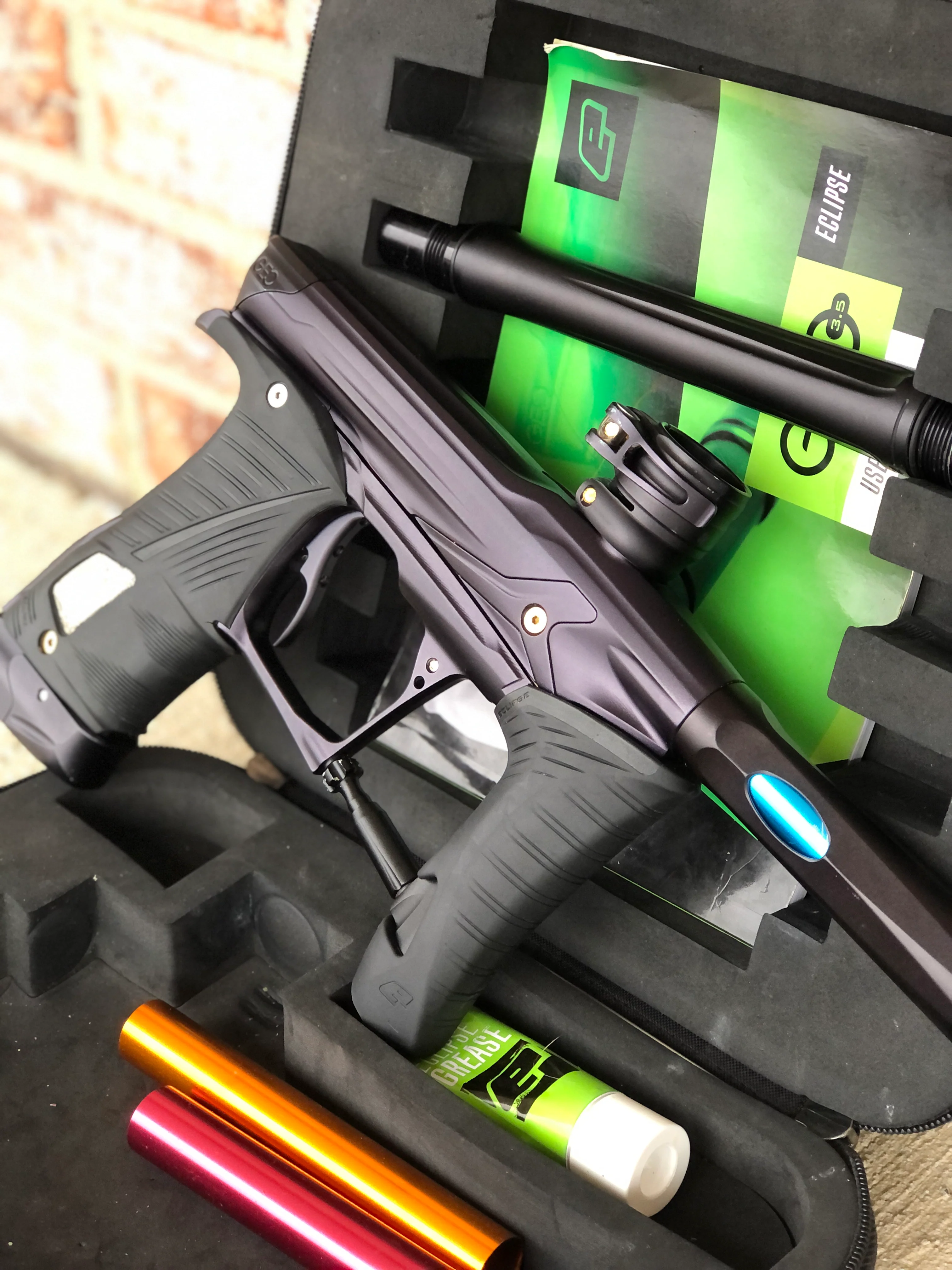 Used Planet Eclipse Geo 3.5 Paintball Gun - Midnight w/ Gold Screw Kit - Image 2