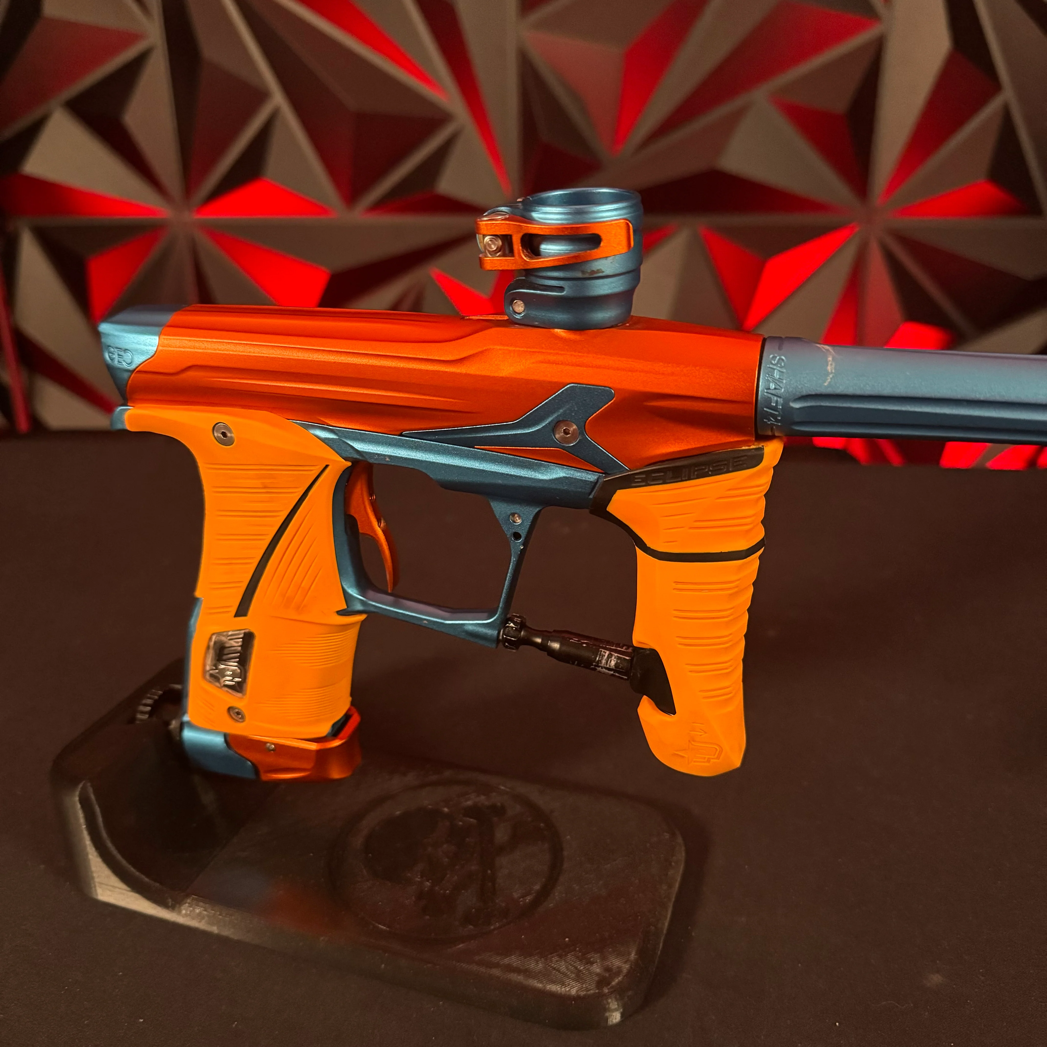 Used Planet Eclipse Geo 3.5 Paintball Gun - Orange/Blue - Image 4