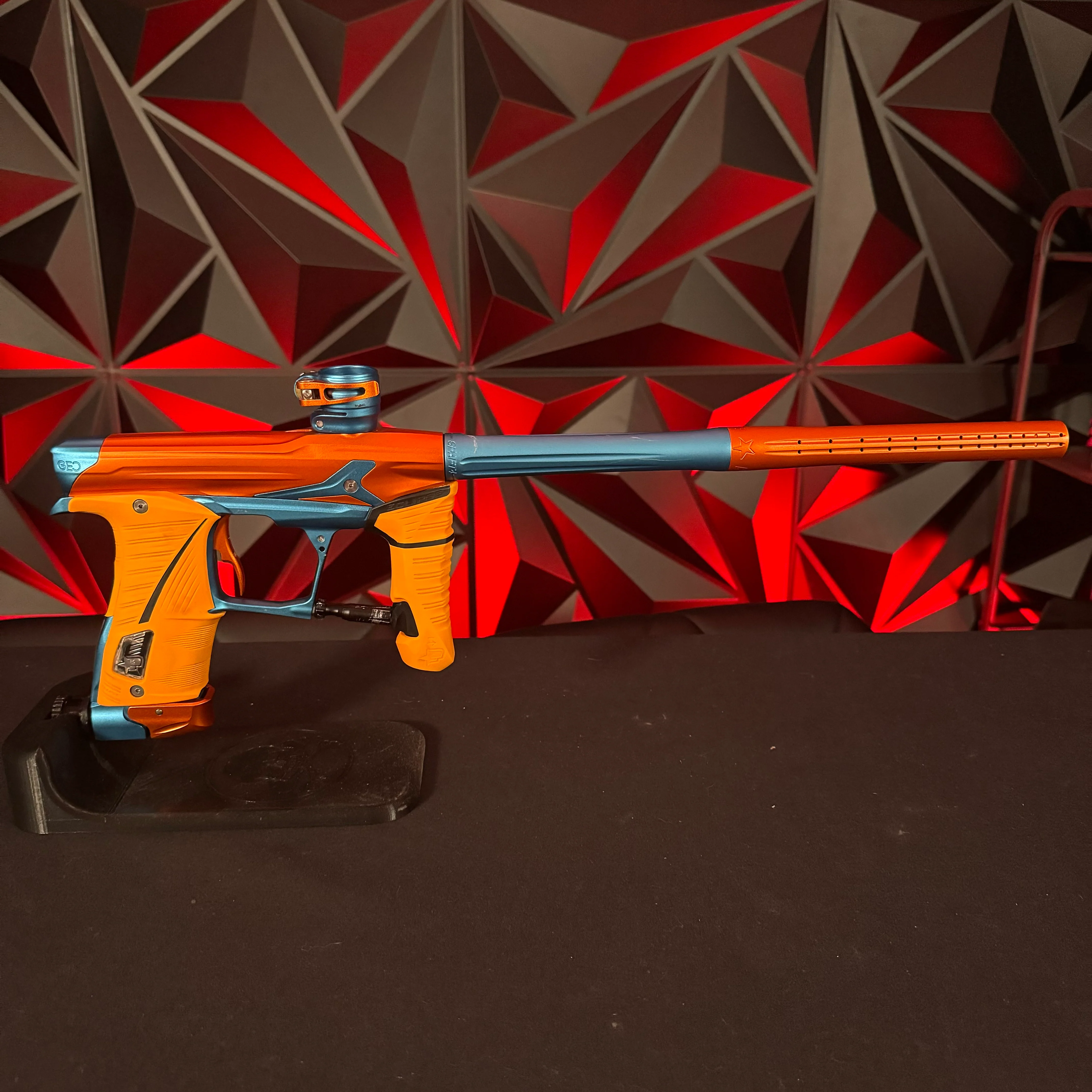 Used Planet Eclipse Geo 3.5 Paintball Gun - Orange/Blue - Image 6