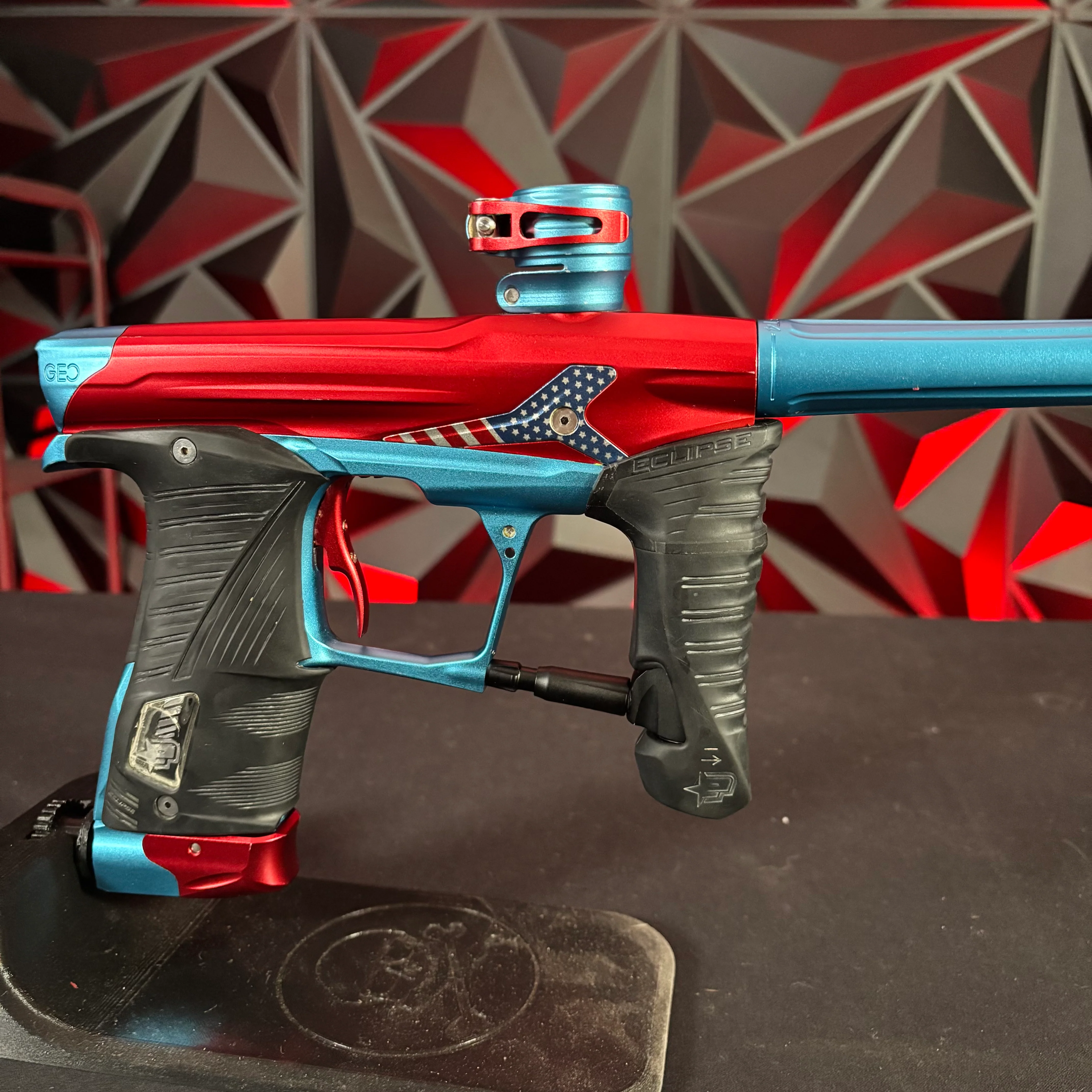 Used Planet Eclipse Geo 3.5 Paintball Gun - Red/Blue w/American Flag Eye Covers - Image 4