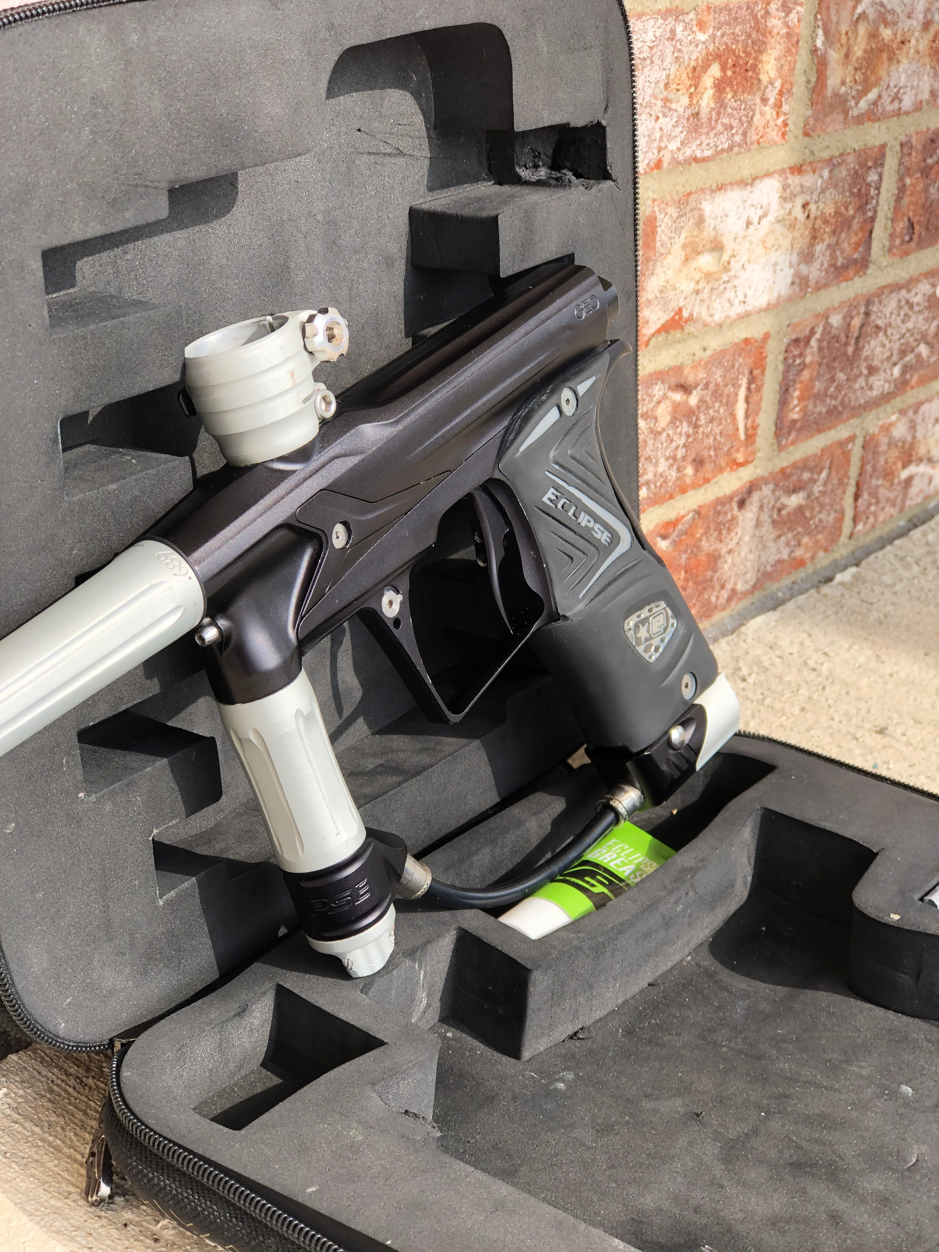 Used Planet Eclipse Geo 3 Paintball Marker - Black/Grey - Image 4