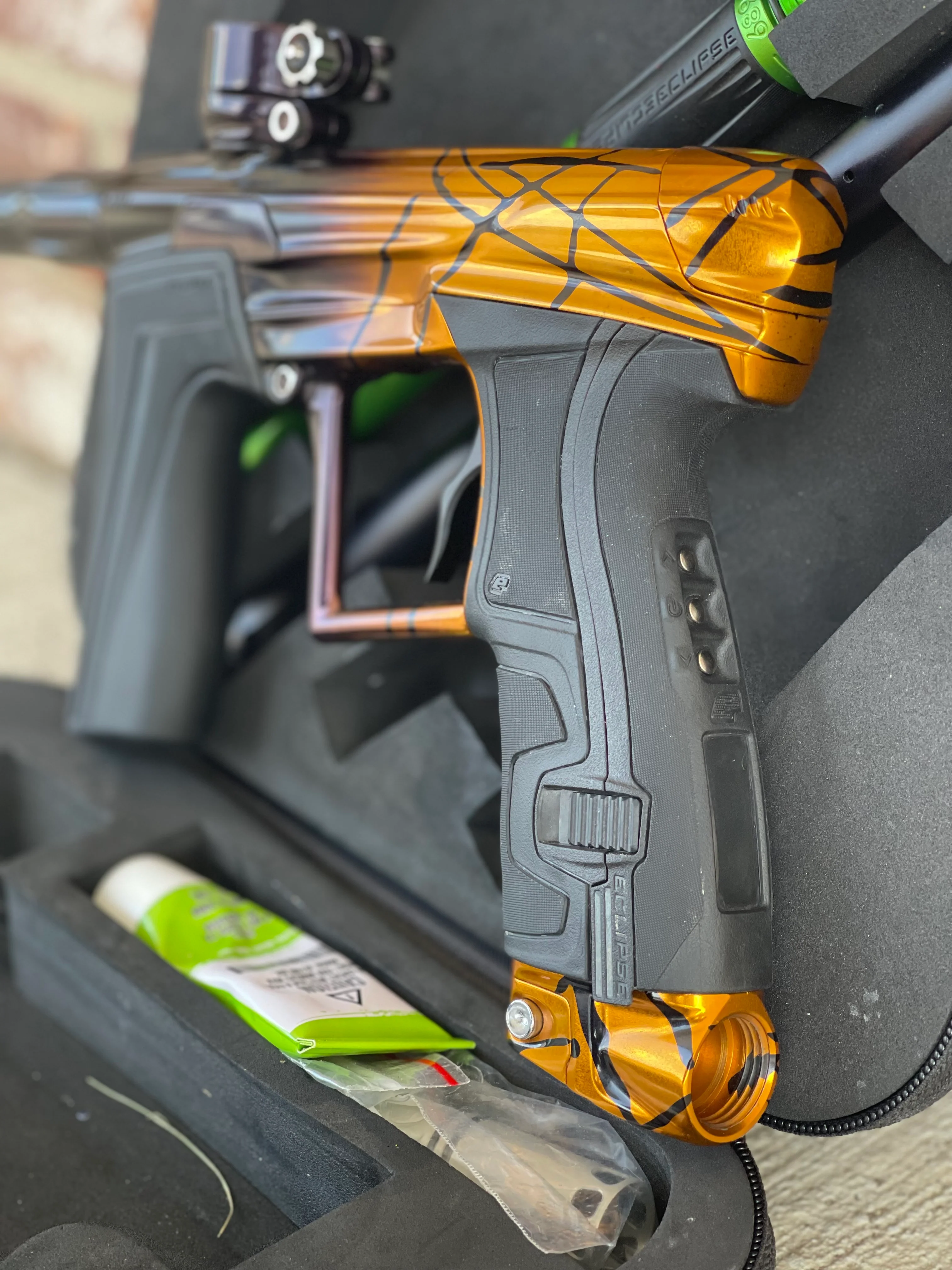 Used Planet Eclipse Geo 4 Paintball Gun - Black / Gold Splash - Image 3