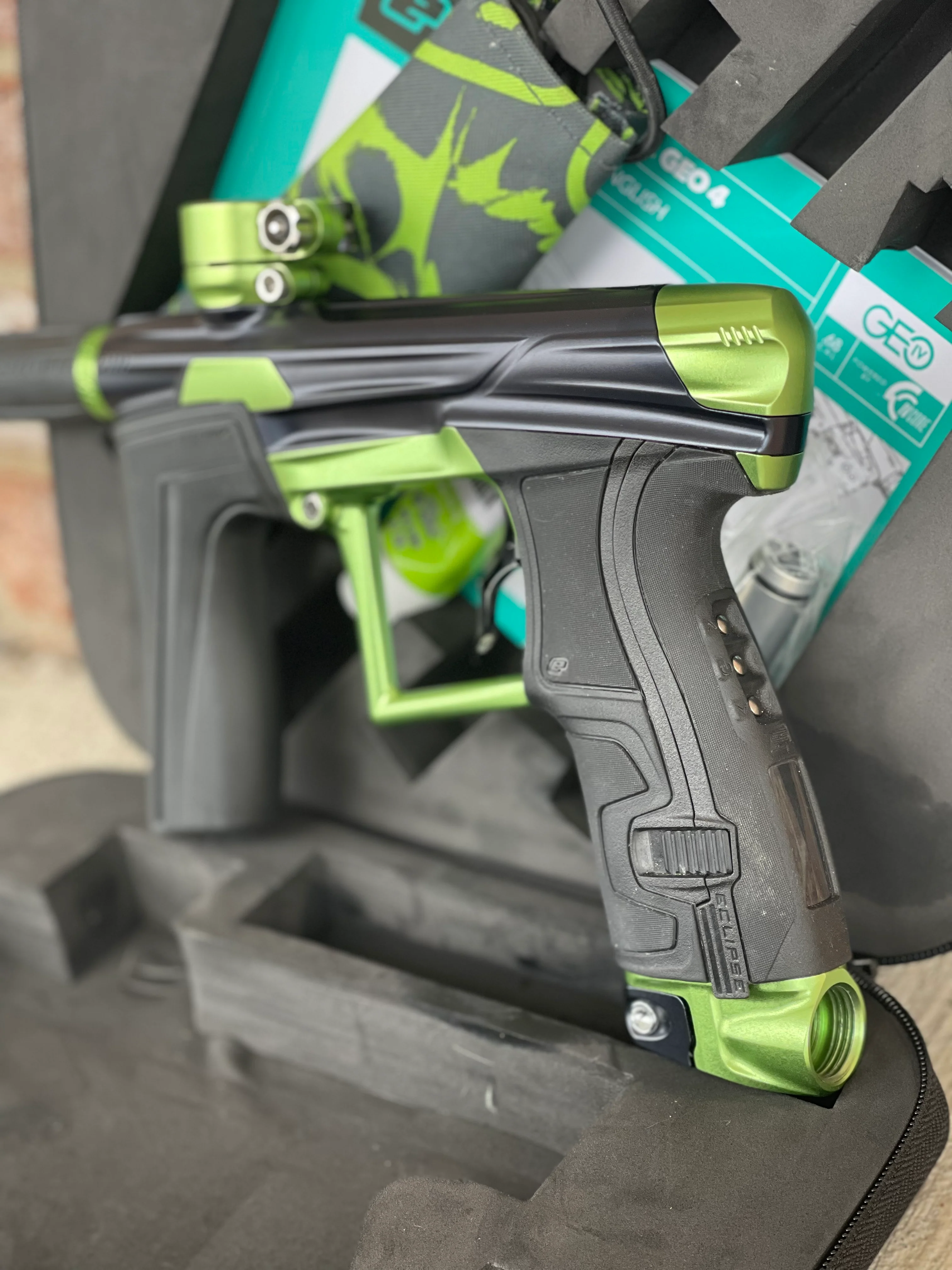 Used Planet Eclipse Geo 4 Paintball Gun - Emerald with Infamous Deuce Trigger - Image 2