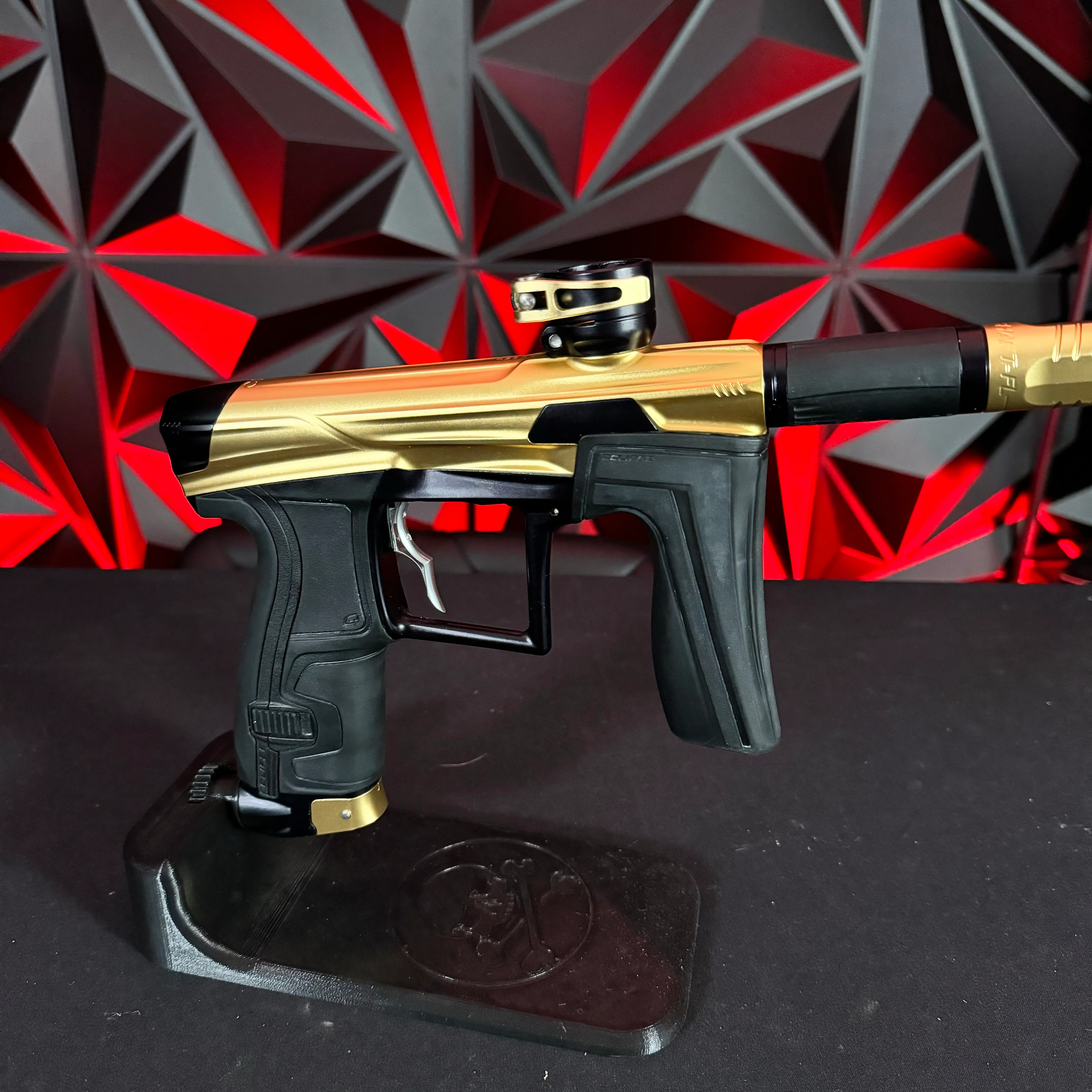 Used Planet Eclipse Geo 4 Paintball Gun - Gold/Black w/Infamous Deuce Trigger - Image 4