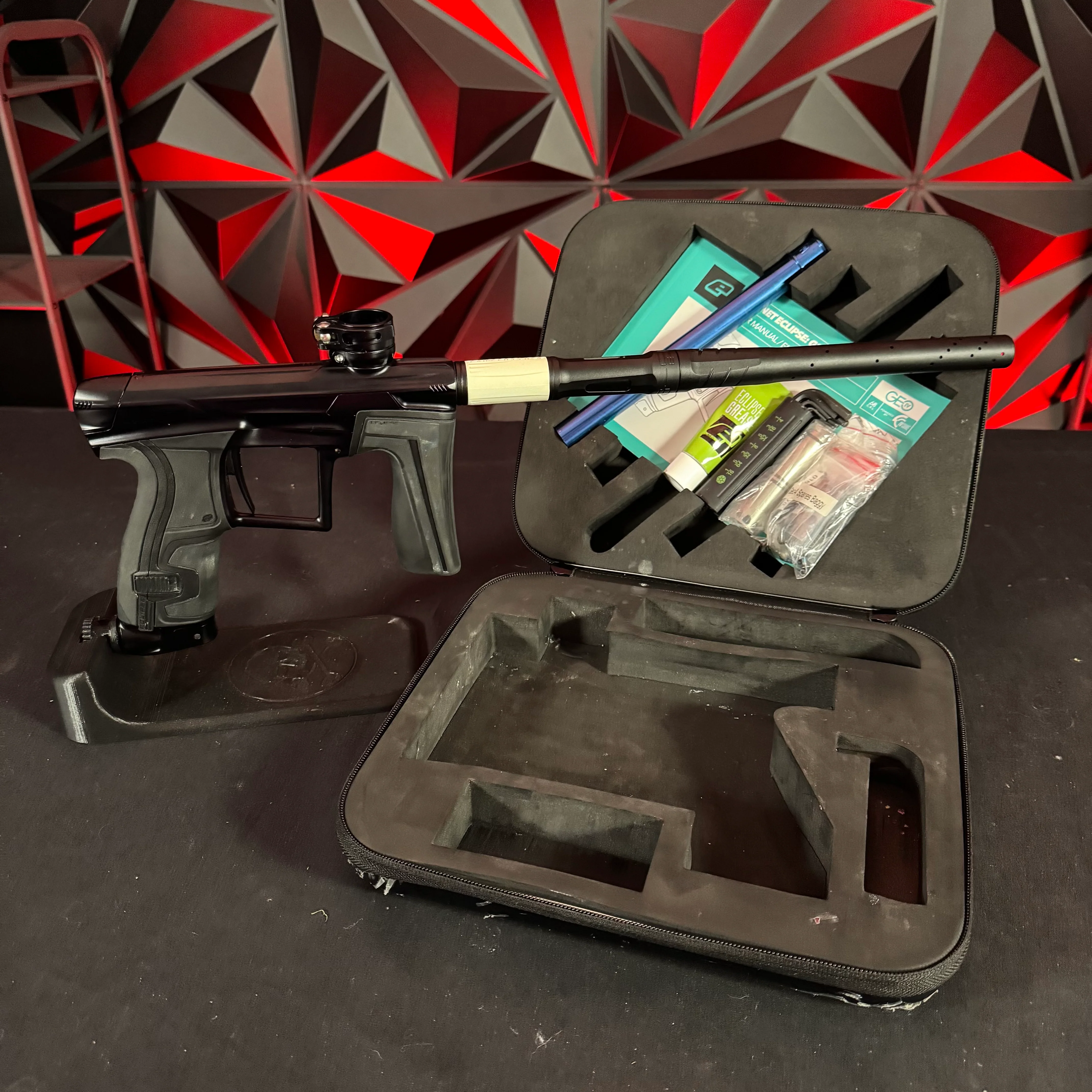 Used Planet Eclipse Geo 4 Paintball Gun - Midnight w/s63 Barrel System