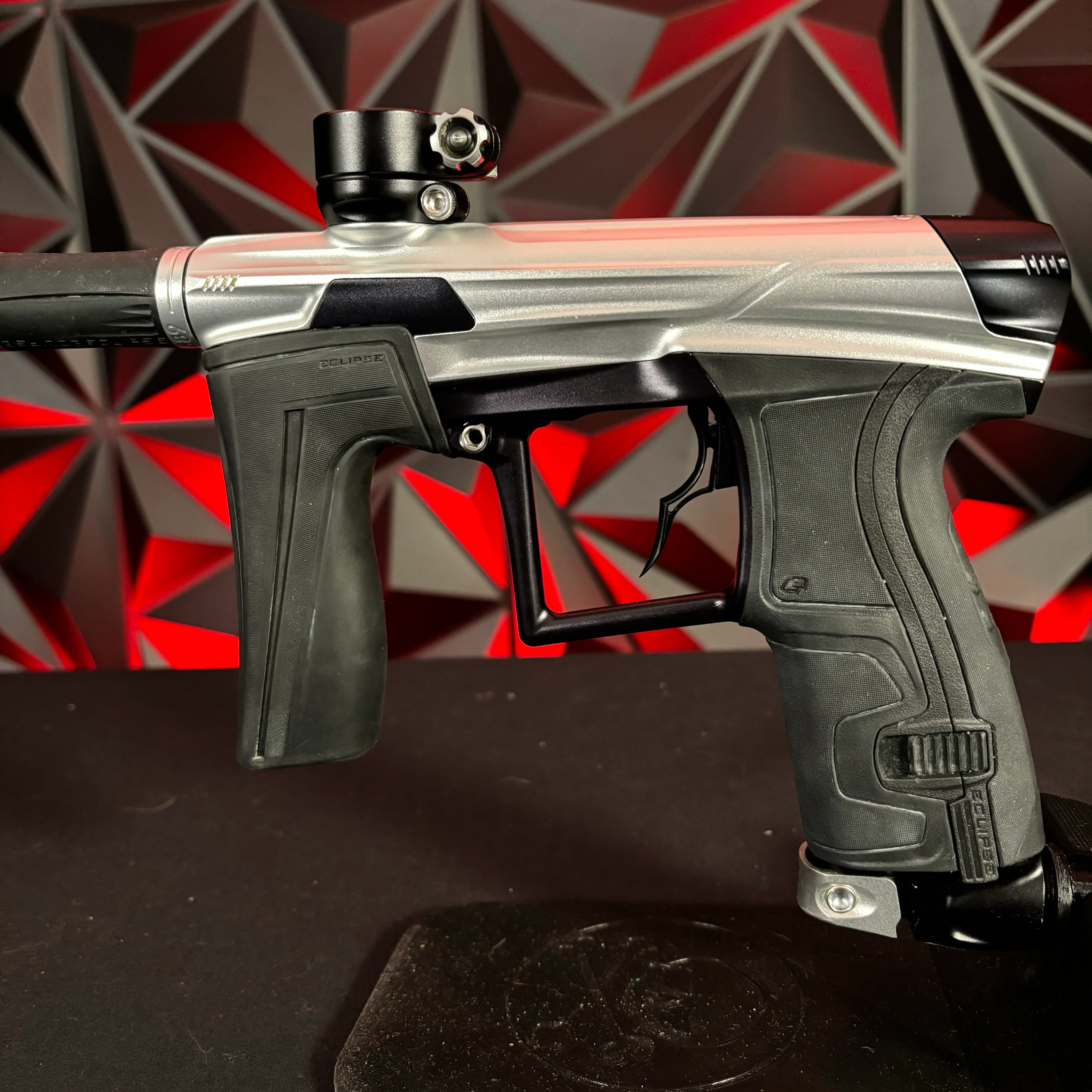 Used Planet Eclipse Geo 4 Paintball Gun - Silver/Black - Image 2
