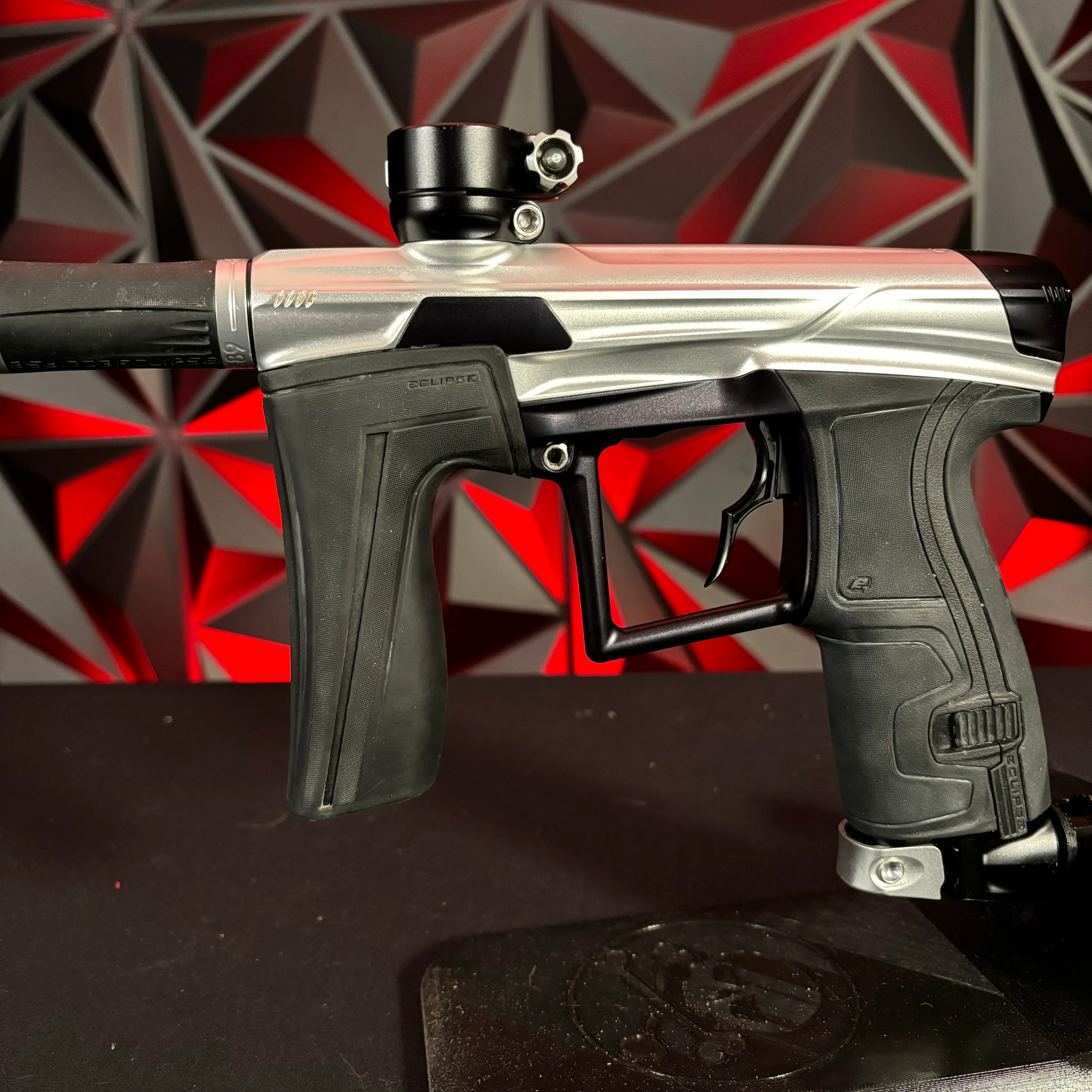 Used Planet Eclipse Geo 4 Paintball Gun - Silver/Black - Image 4