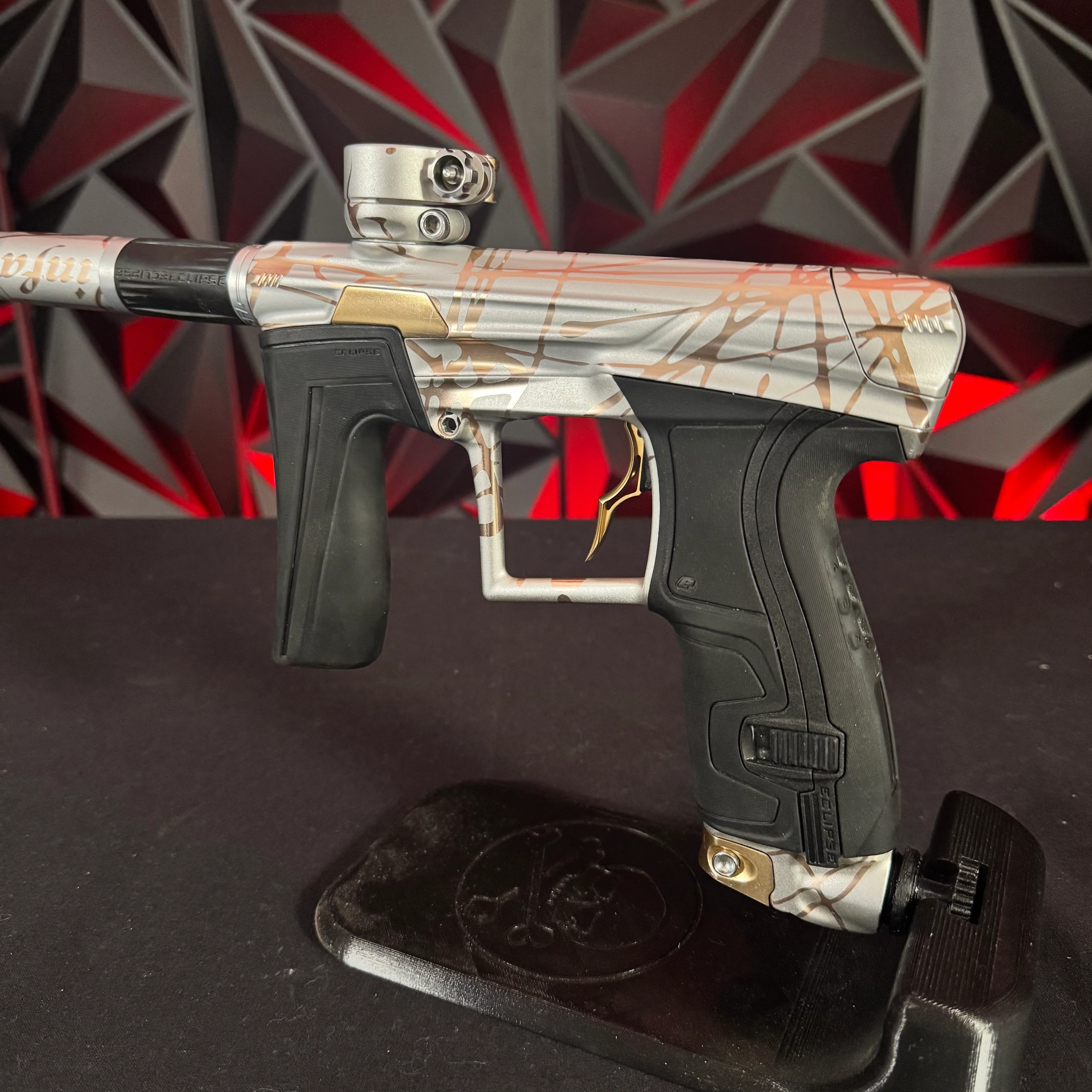 Used Planet Eclipse Geo 4 Paintball Gun - White/Gold Infamous Skull Splash - Image 3