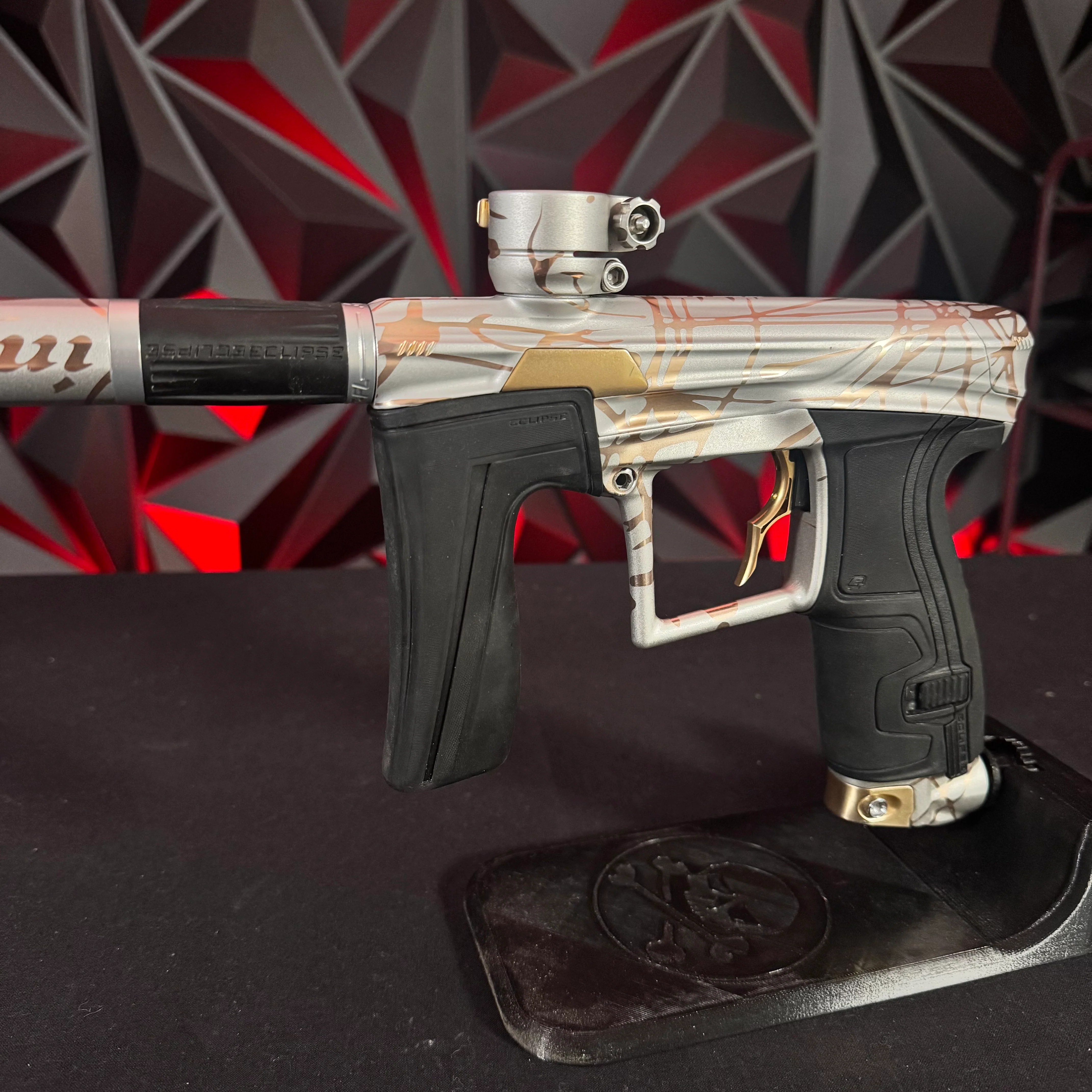 Used Planet Eclipse Geo 4 Paintball Gun - White/Gold Infamous Skull Splash - Image 5