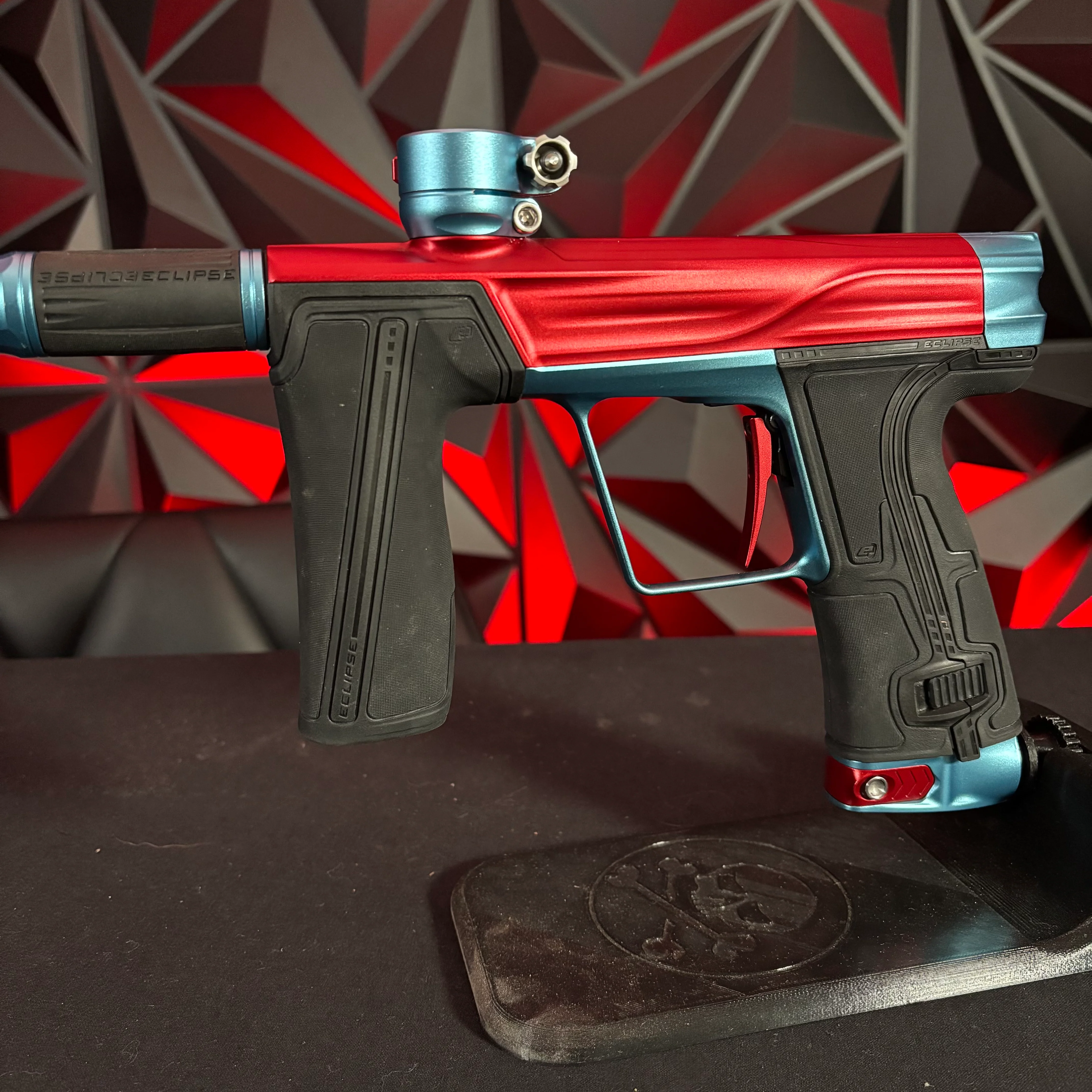 Used Planet Eclipse Geo R5 Paintball Gun - Red/ Electric Blue - Image 5