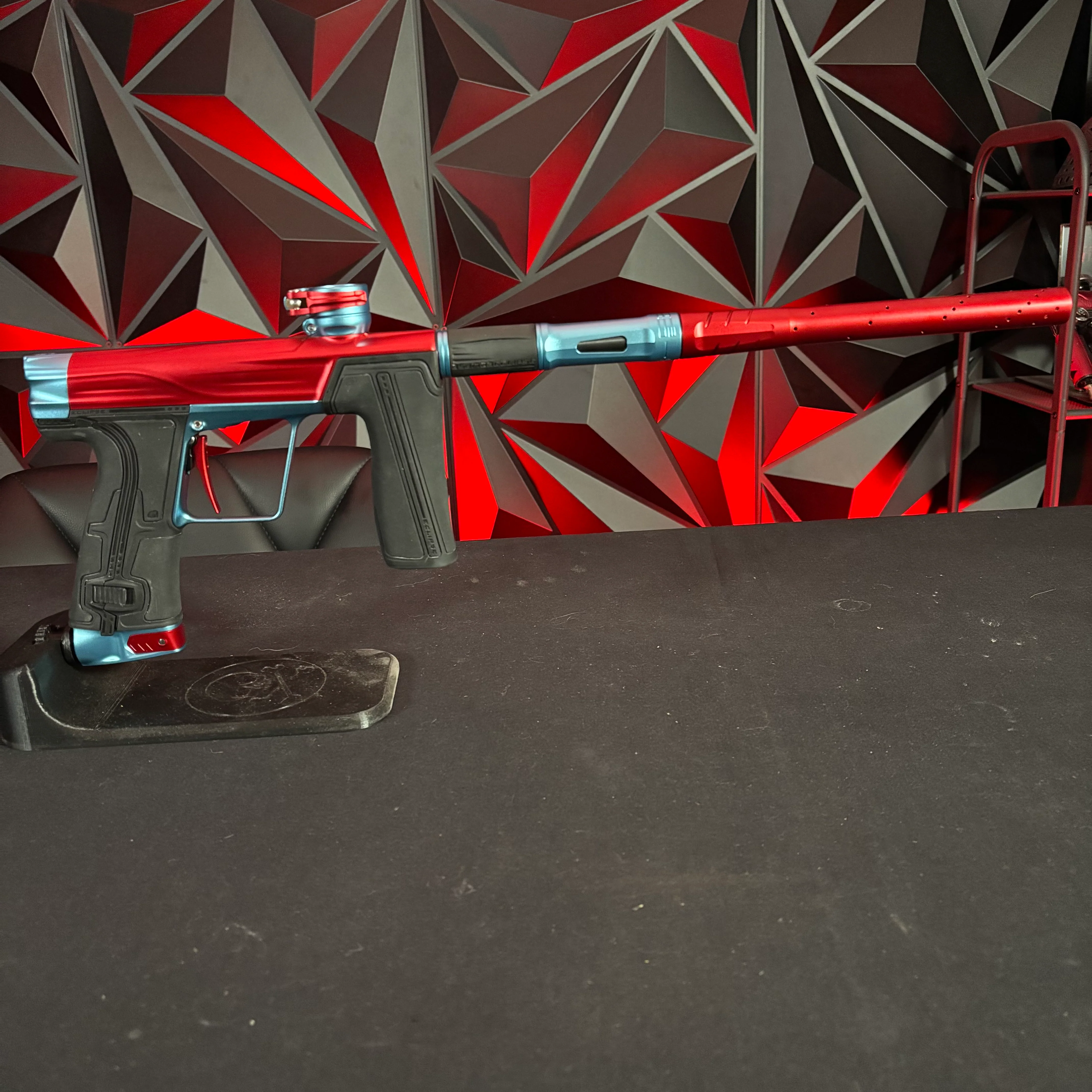 Used Planet Eclipse Geo R5 Paintball Gun - Red/ Electric Blue - Image 6