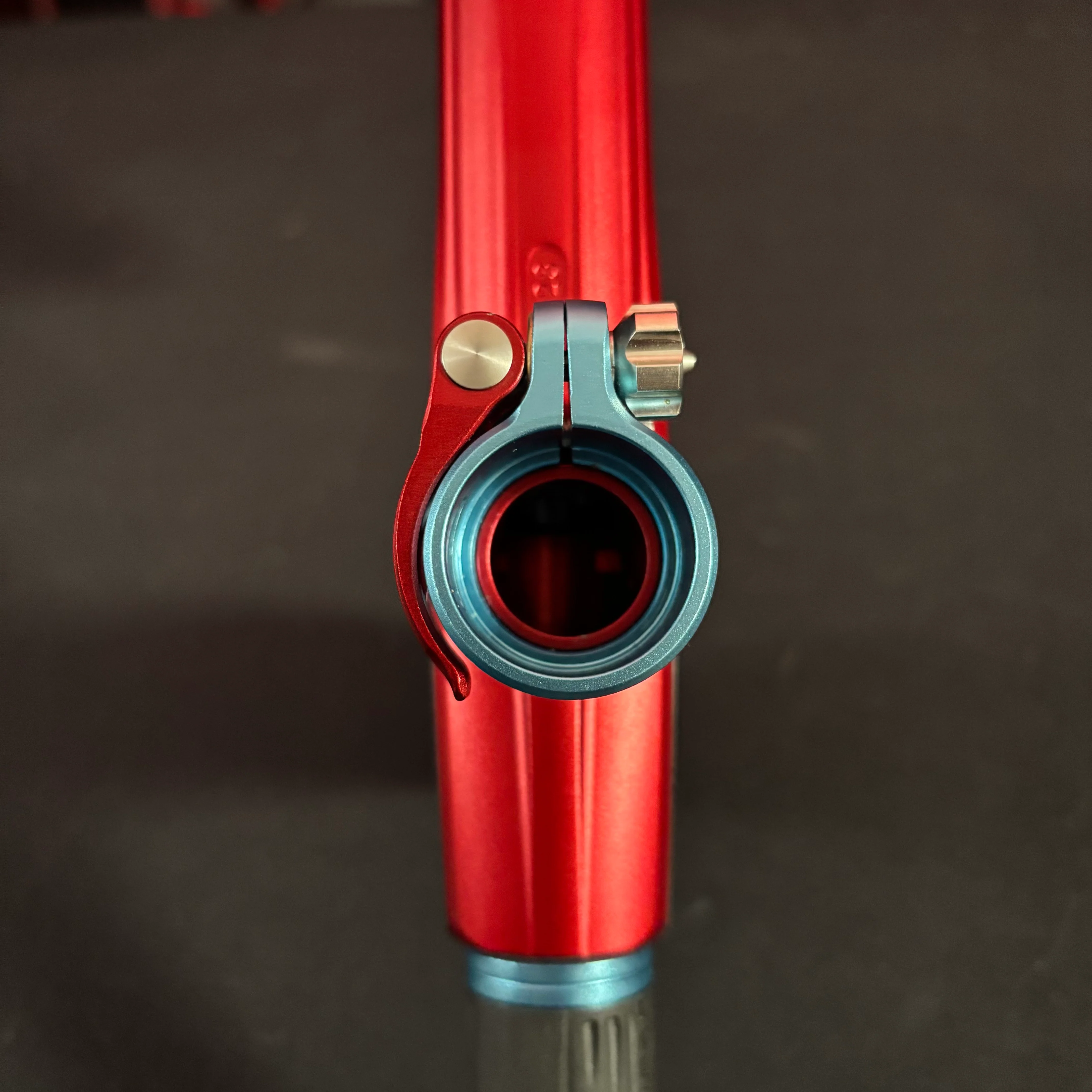 Used Planet Eclipse Geo R5 Paintball Gun - Red/ Electric Blue - Image 9