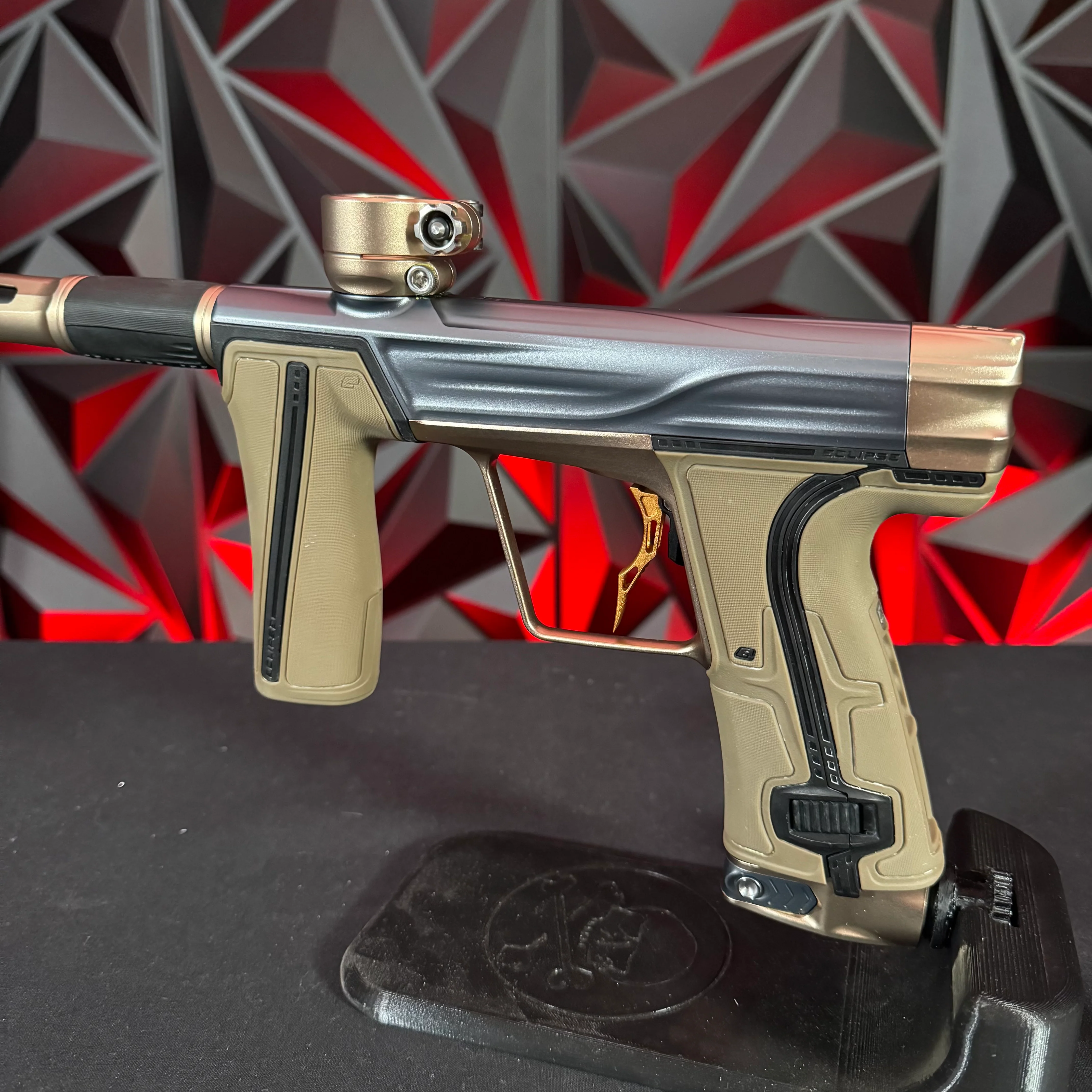 Used Planet Eclipse Geo R5 Paintball Gun - Graphite/Sandstone w/ Gold Deuce Trigger & FDE Grips - Image 4