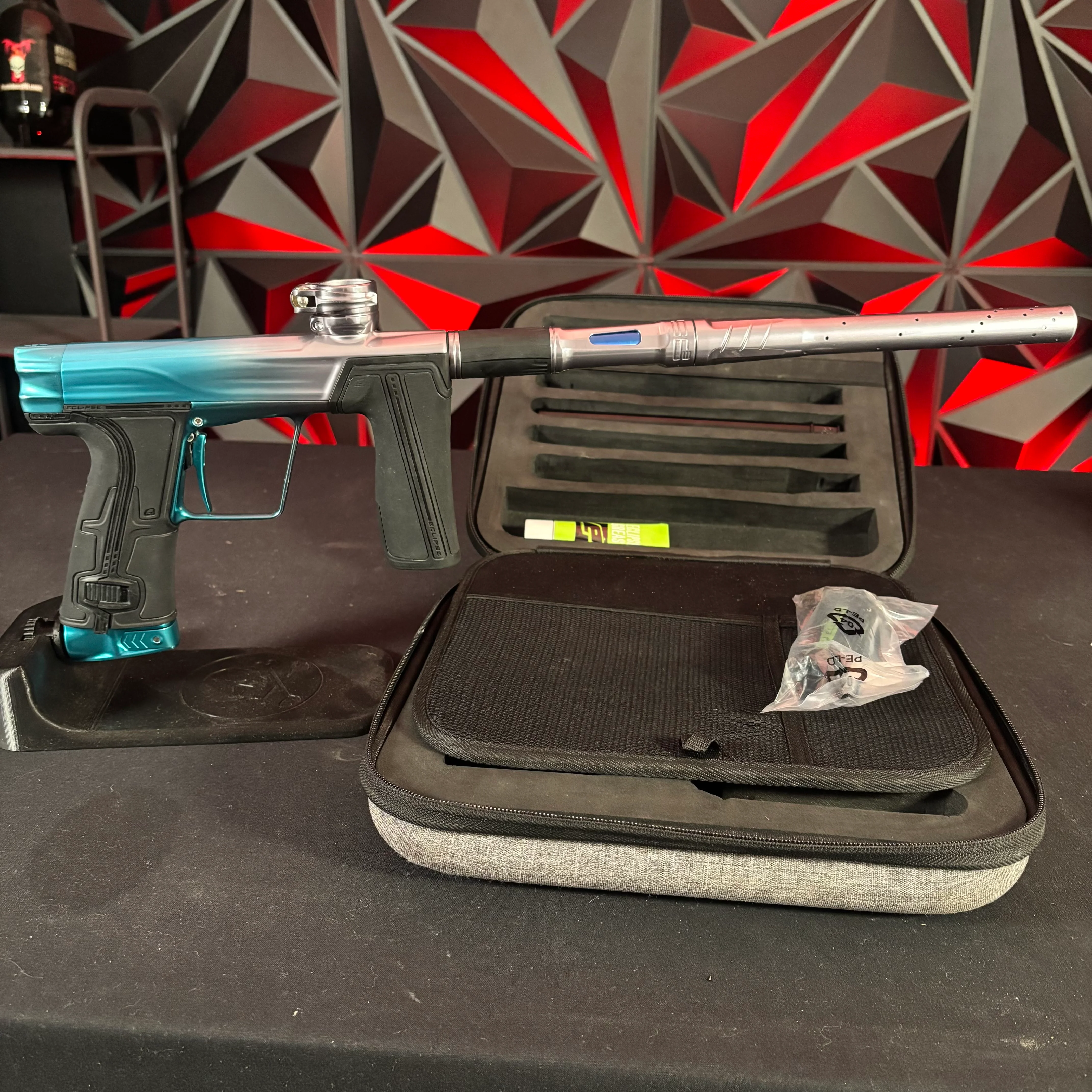 Used Planet Eclipse Geo R5 Paintball Gun - Blue to Pewter Fade