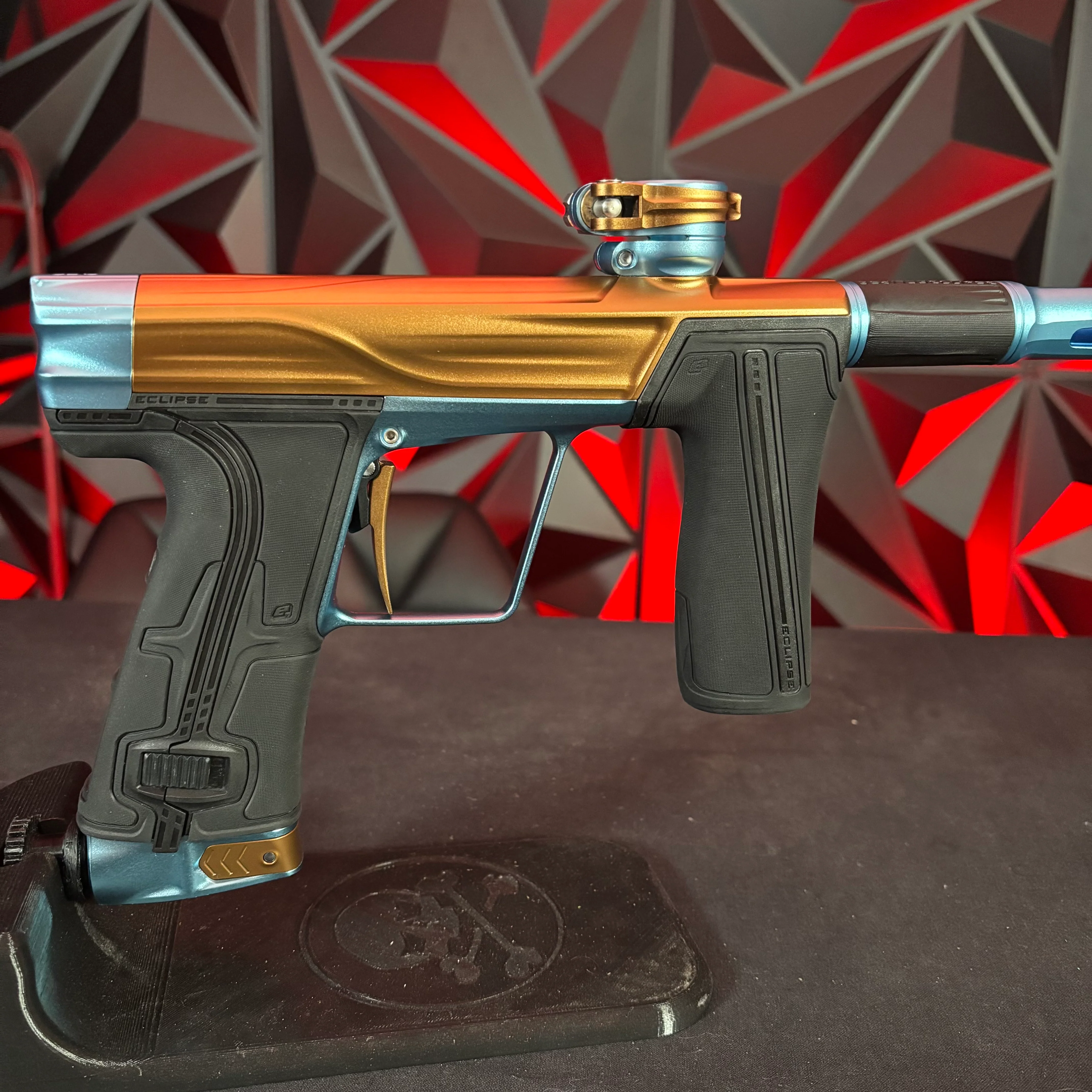 Used Planet Eclipse Geo R5 Paintball Gun - Bronze/Electric blue - Image 2