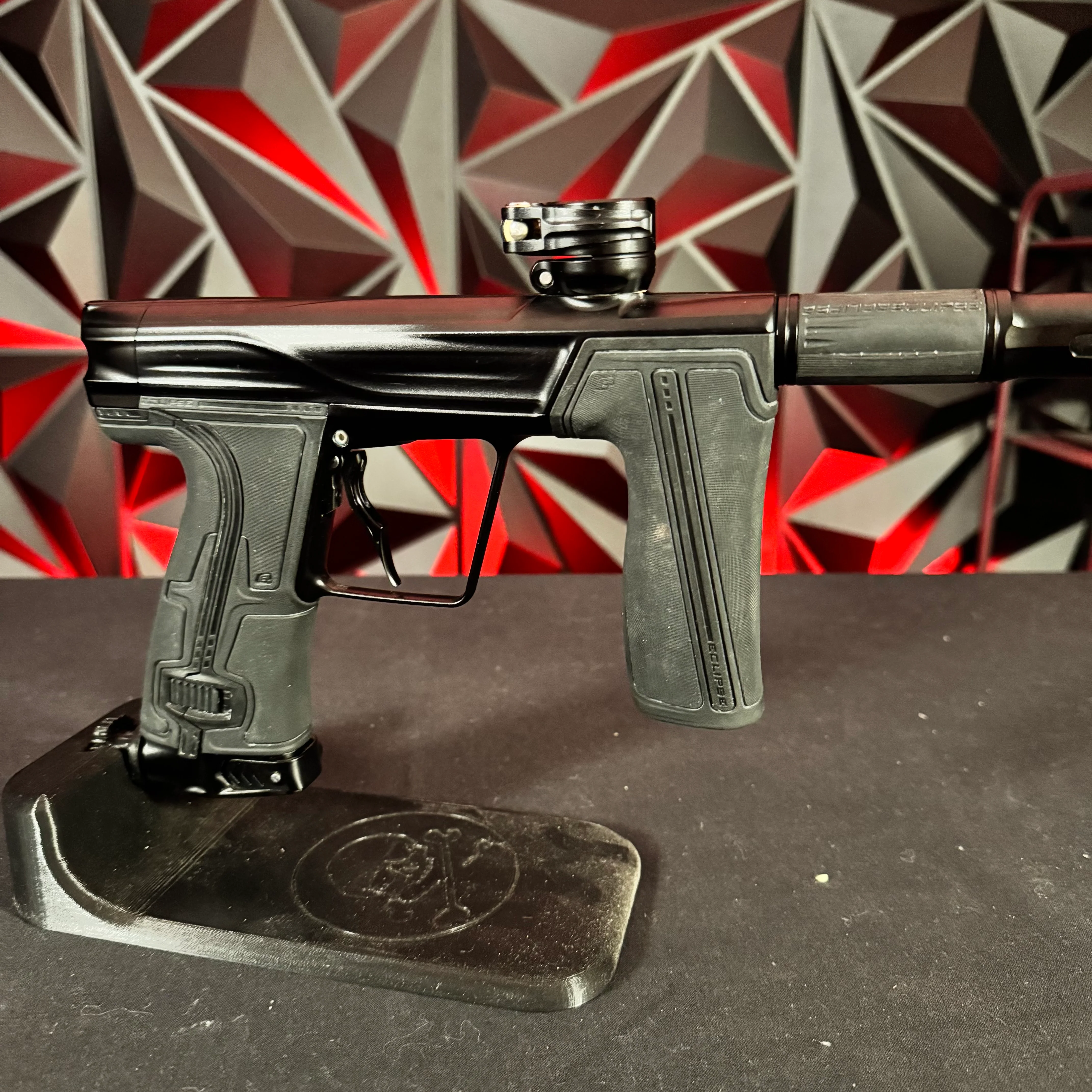 Used Planet Eclipse Geo R5 Paintball Gun - Midnight w/ Gold Tip & Infamous Deuce Trigger - Image 4