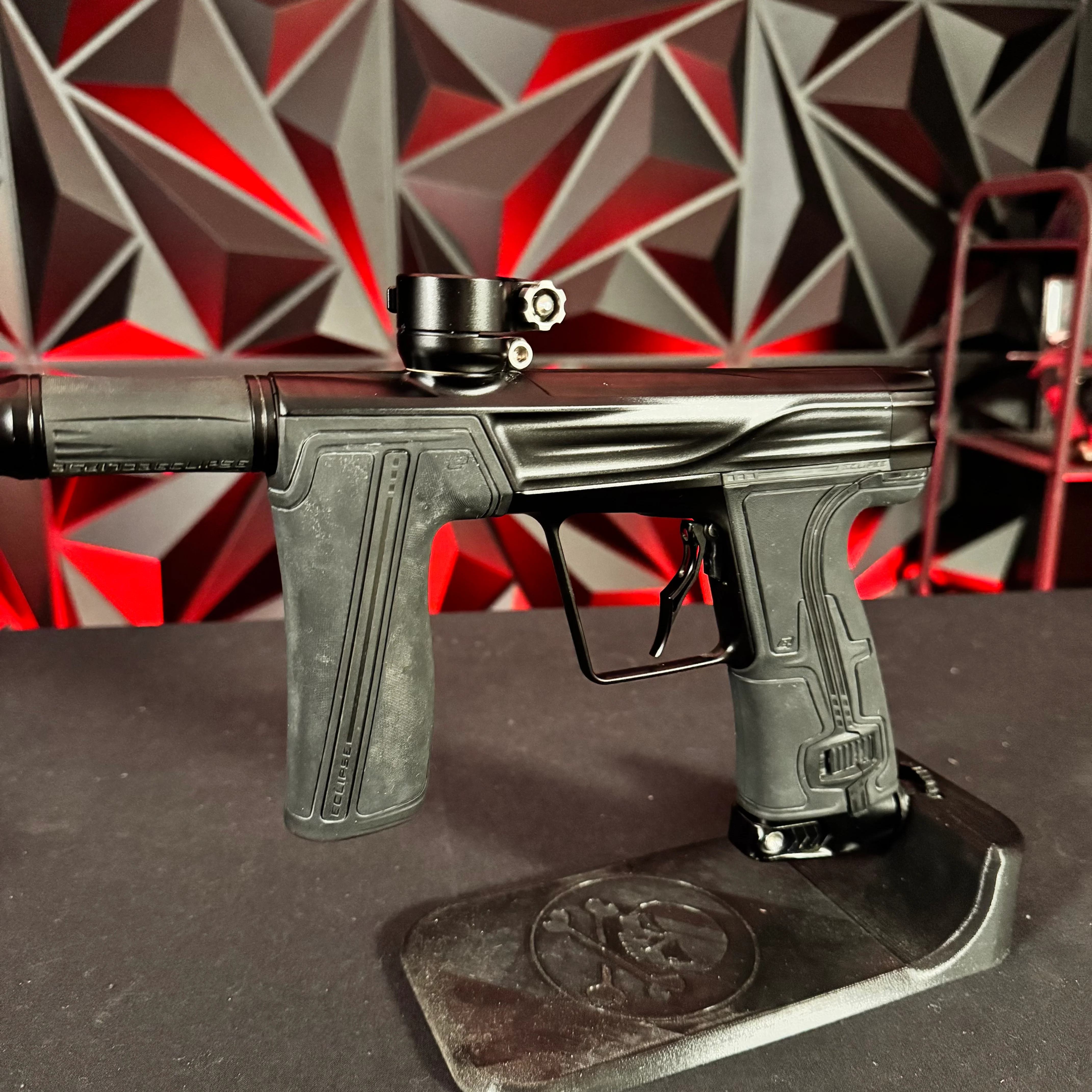 Used Planet Eclipse Geo R5 Paintball Gun - Midnight w/ Gold Tip & Infamous Deuce Trigger - Image 5