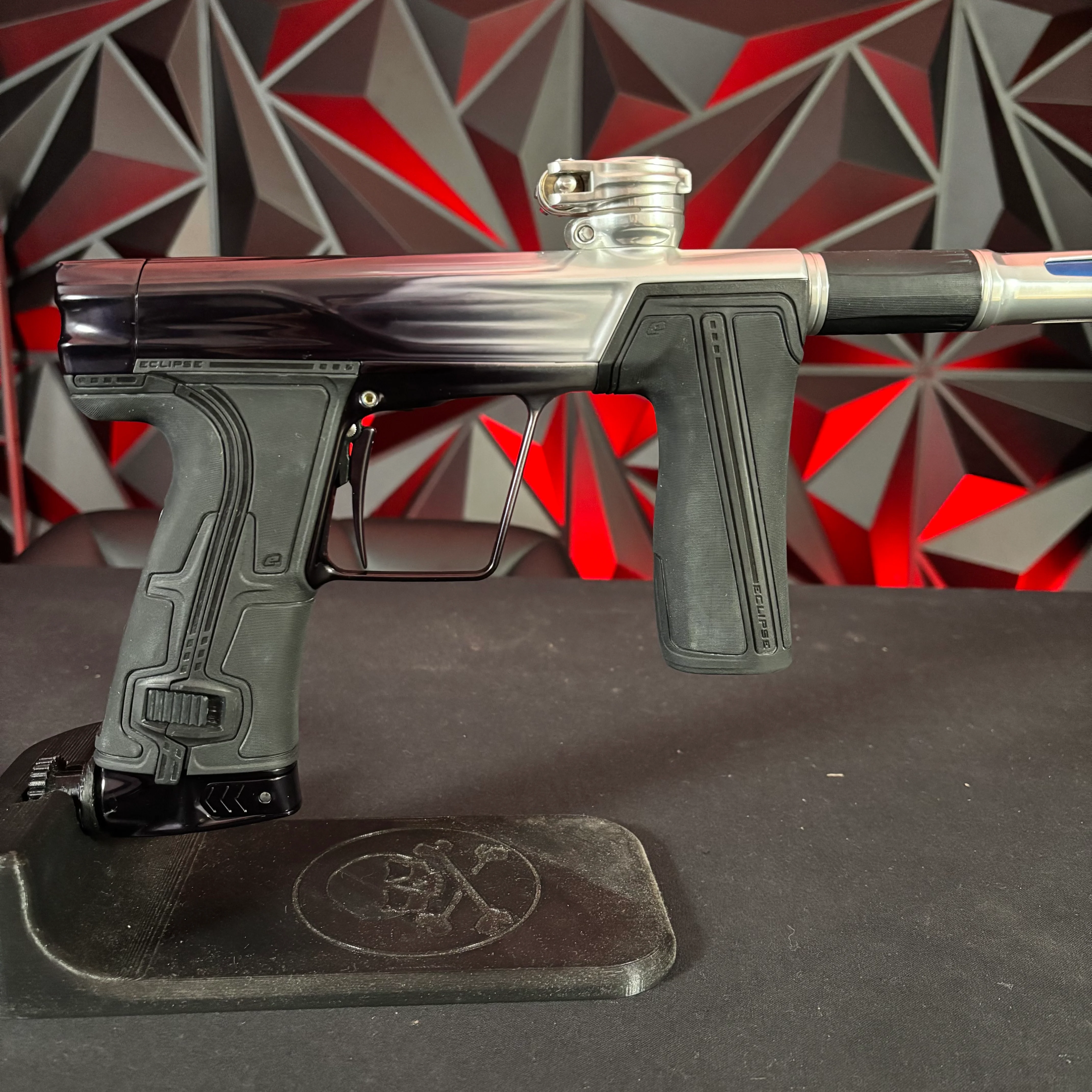 Used Planet Eclipse Geo R5 Paintball Gun - Custom Anno Polished Black/Silver Fade - Image 2