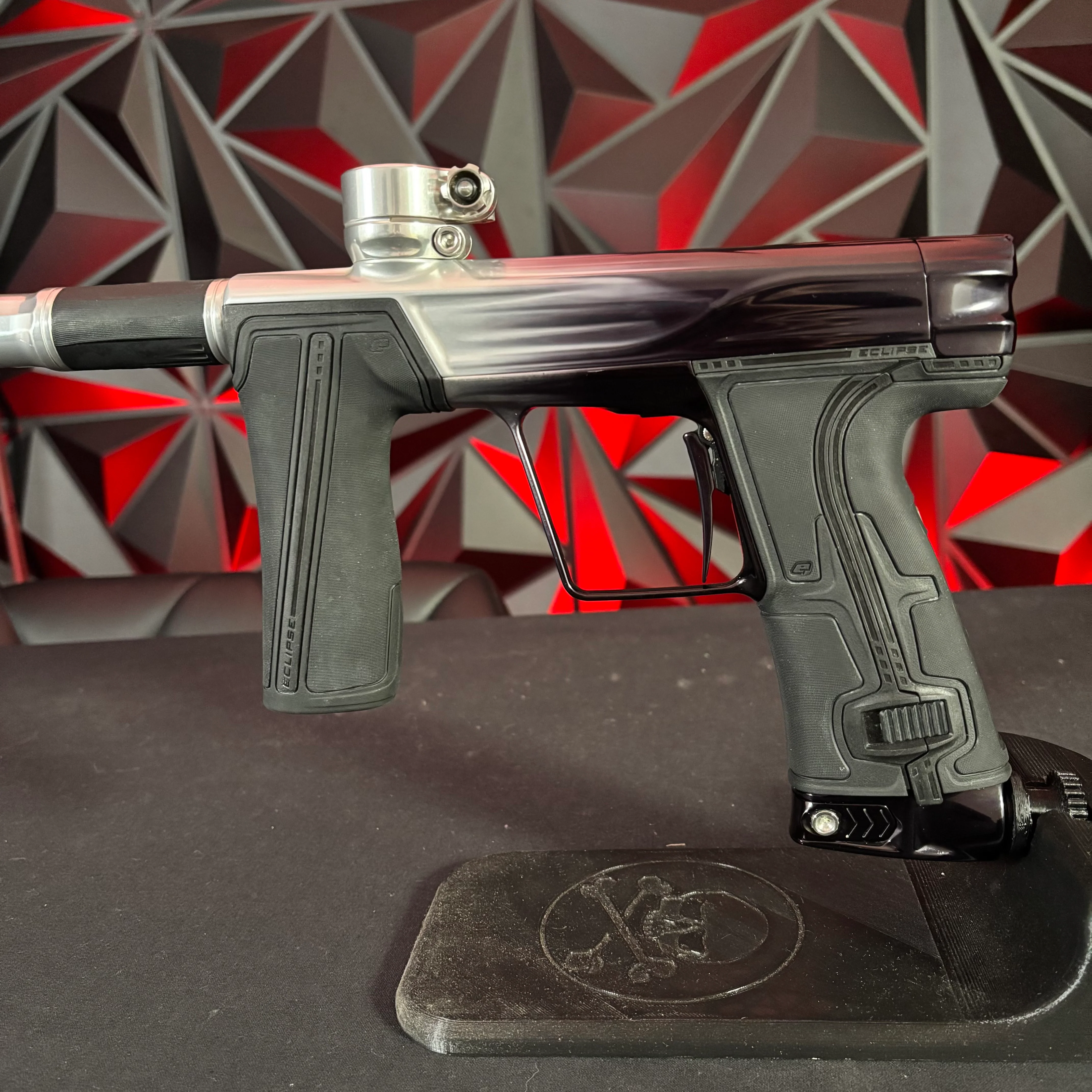 Used Planet Eclipse Geo R5 Paintball Gun - Custom Anno Polished Black/Silver Fade - Image 5