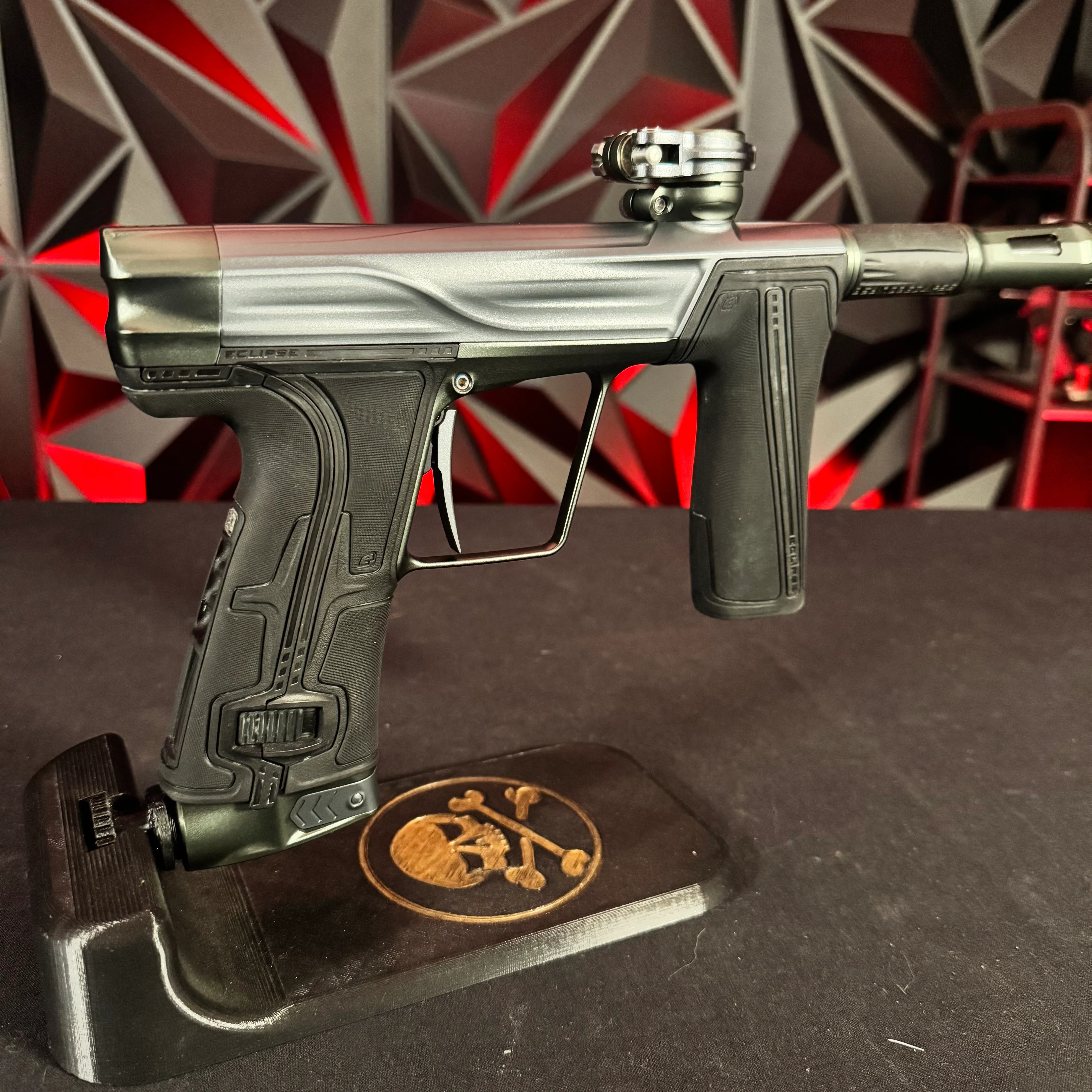 Used Planet Eclipse Geo R5 Paintball Gun - Resilience (Graphite/British Racing Green) - Image 2