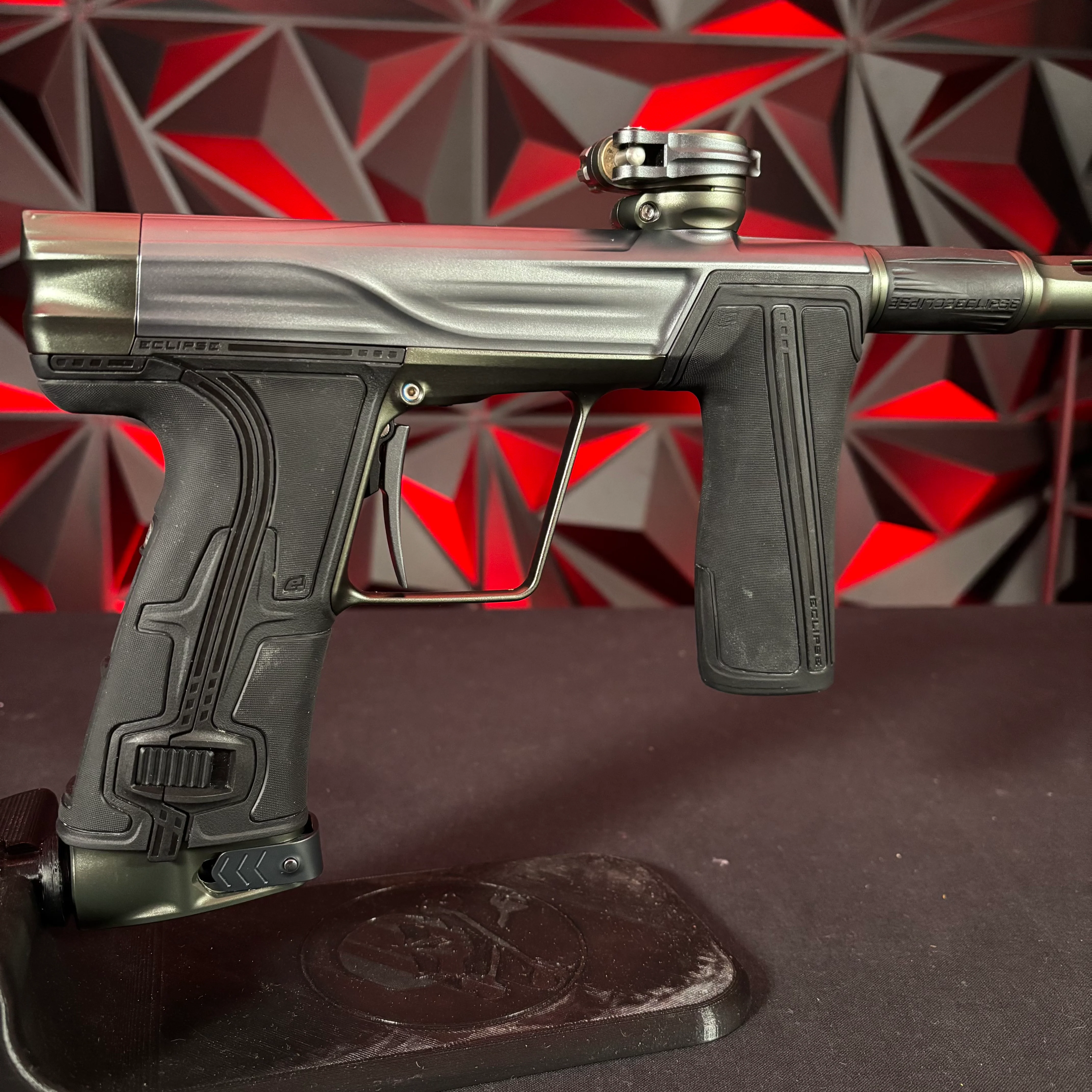 Used Planet Eclipse Geo R5 Paintball Gun - Resilience (Graphite/British Racing Green) - Image 2