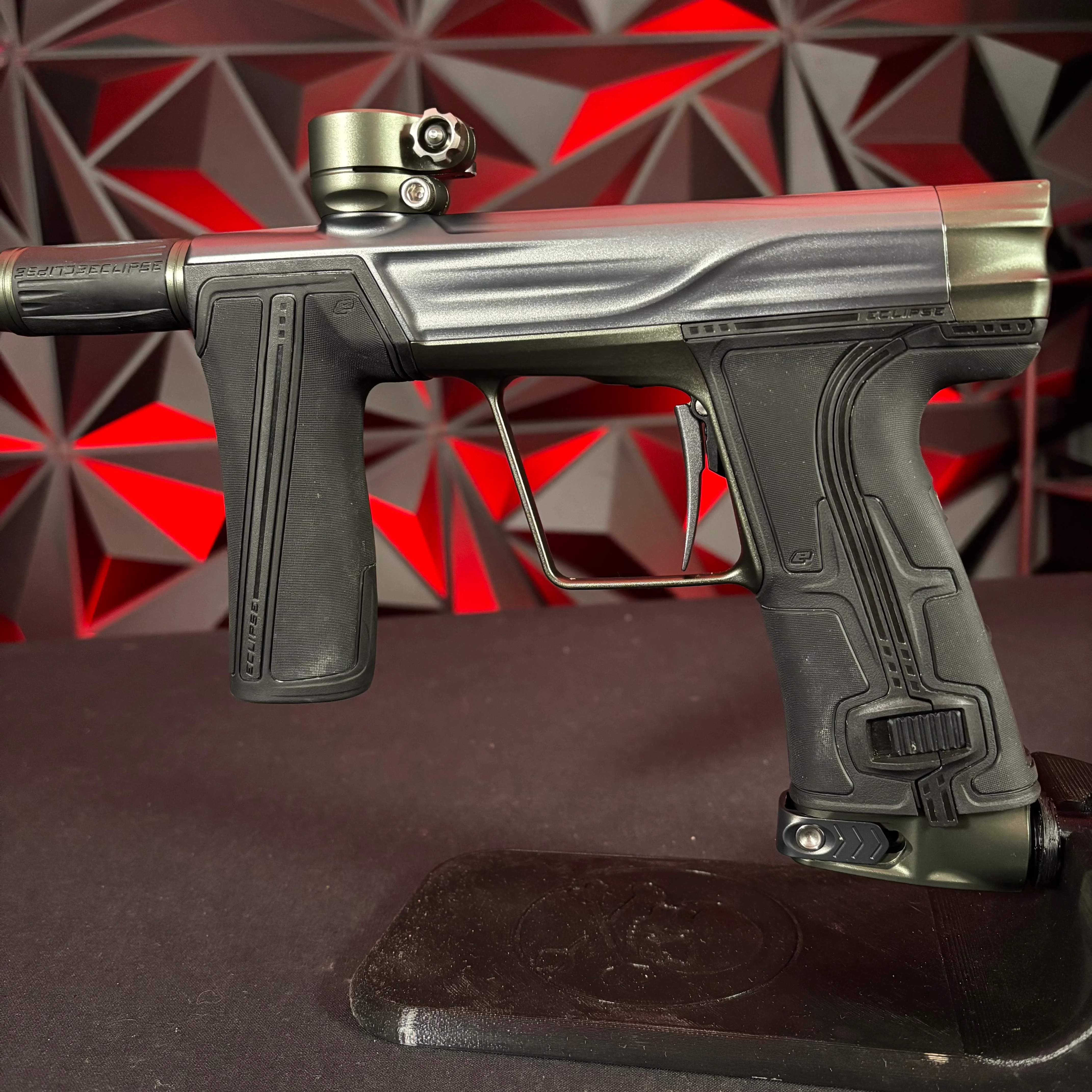 Used Planet Eclipse Geo R5 Paintball Gun - Resilience (Graphite/British Racing Green) - Image 3