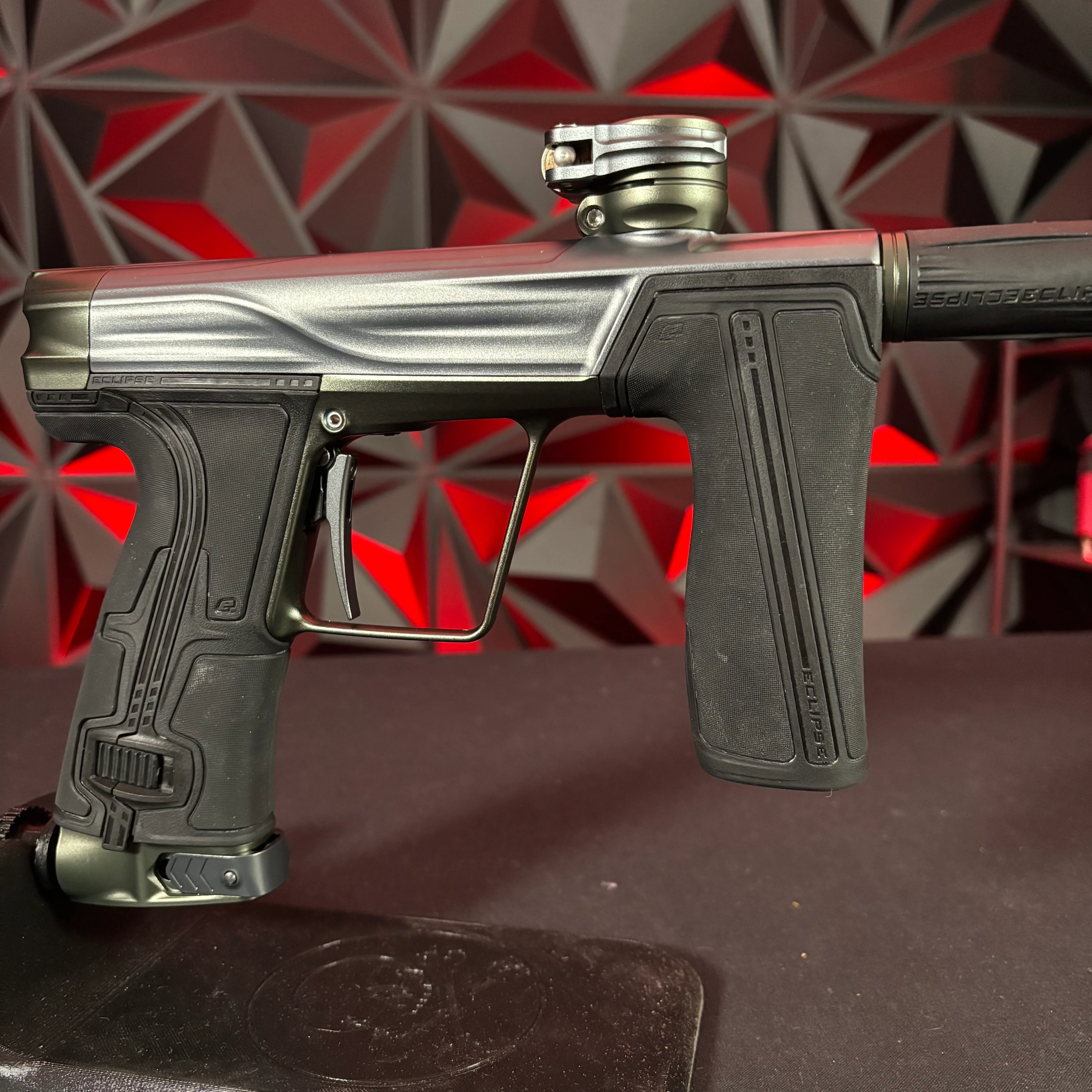 Used Planet Eclipse Geo R5 Paintball Gun - Resilience (Graphite/British Racing Green) - Image 4