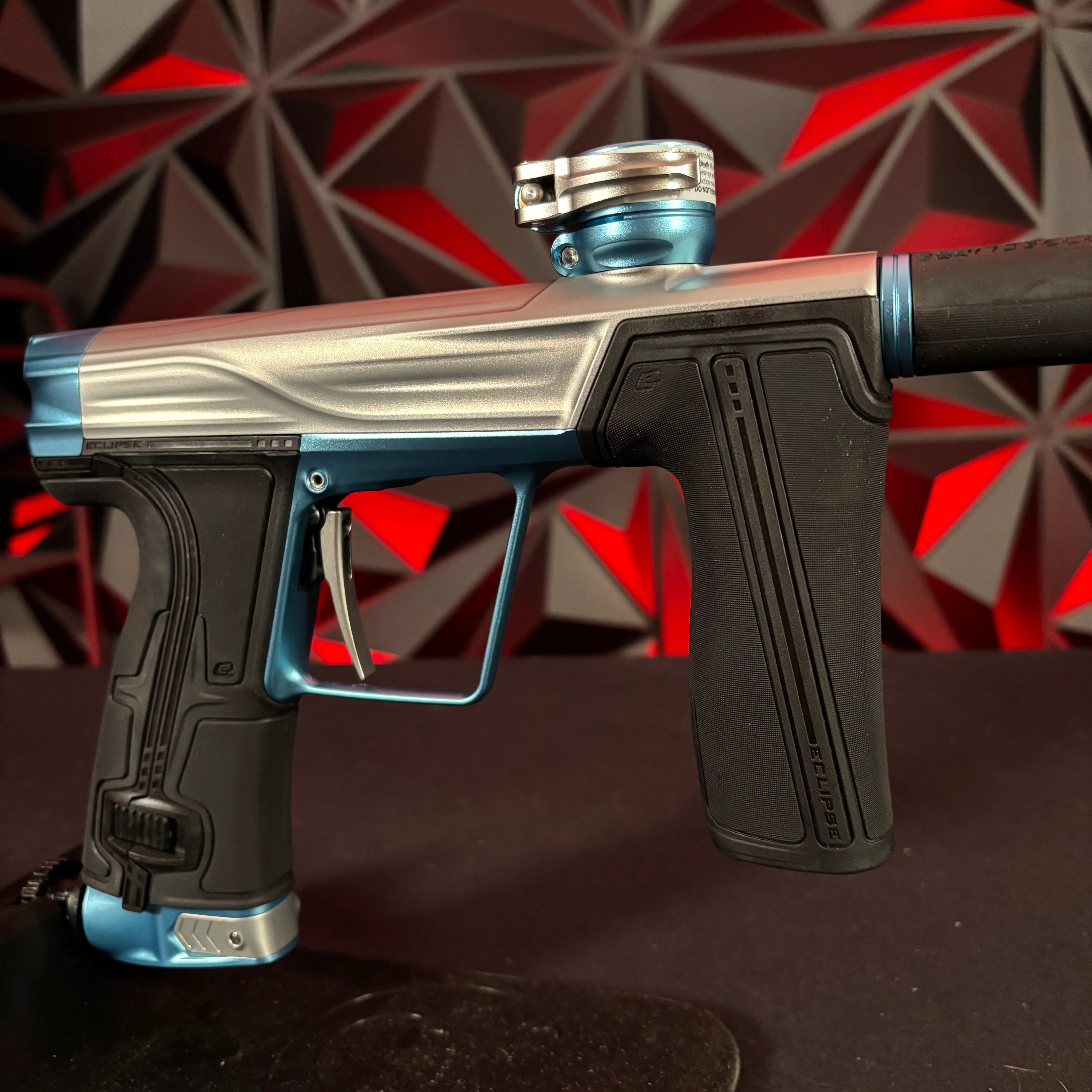 Used Planet Eclipse Geo R5 Paintball Gun -  Titanium/Electric Blue - Image 3