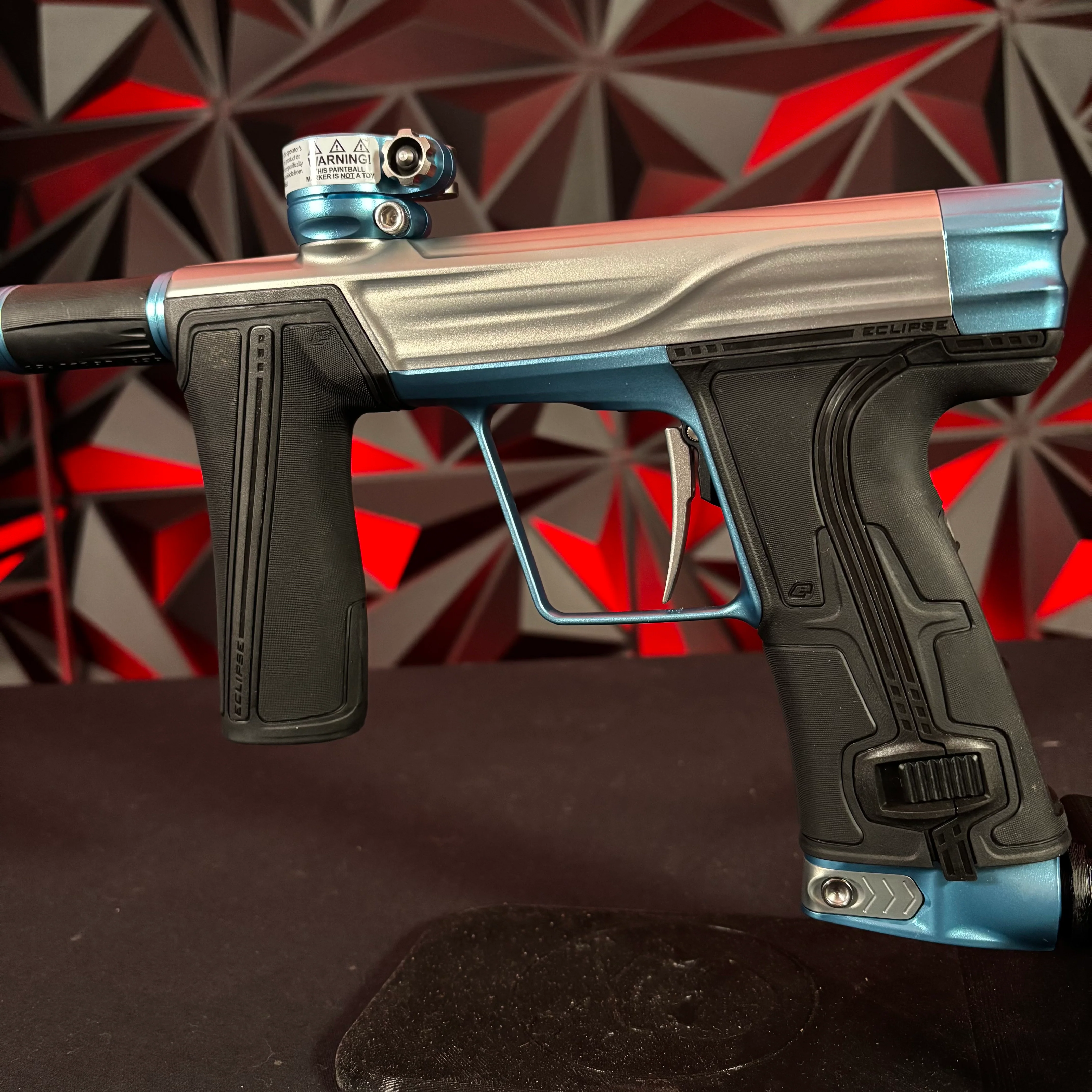 Used Planet Eclipse Geo R5 Paintball Gun -  Titanium/Electric Blue - Image 4