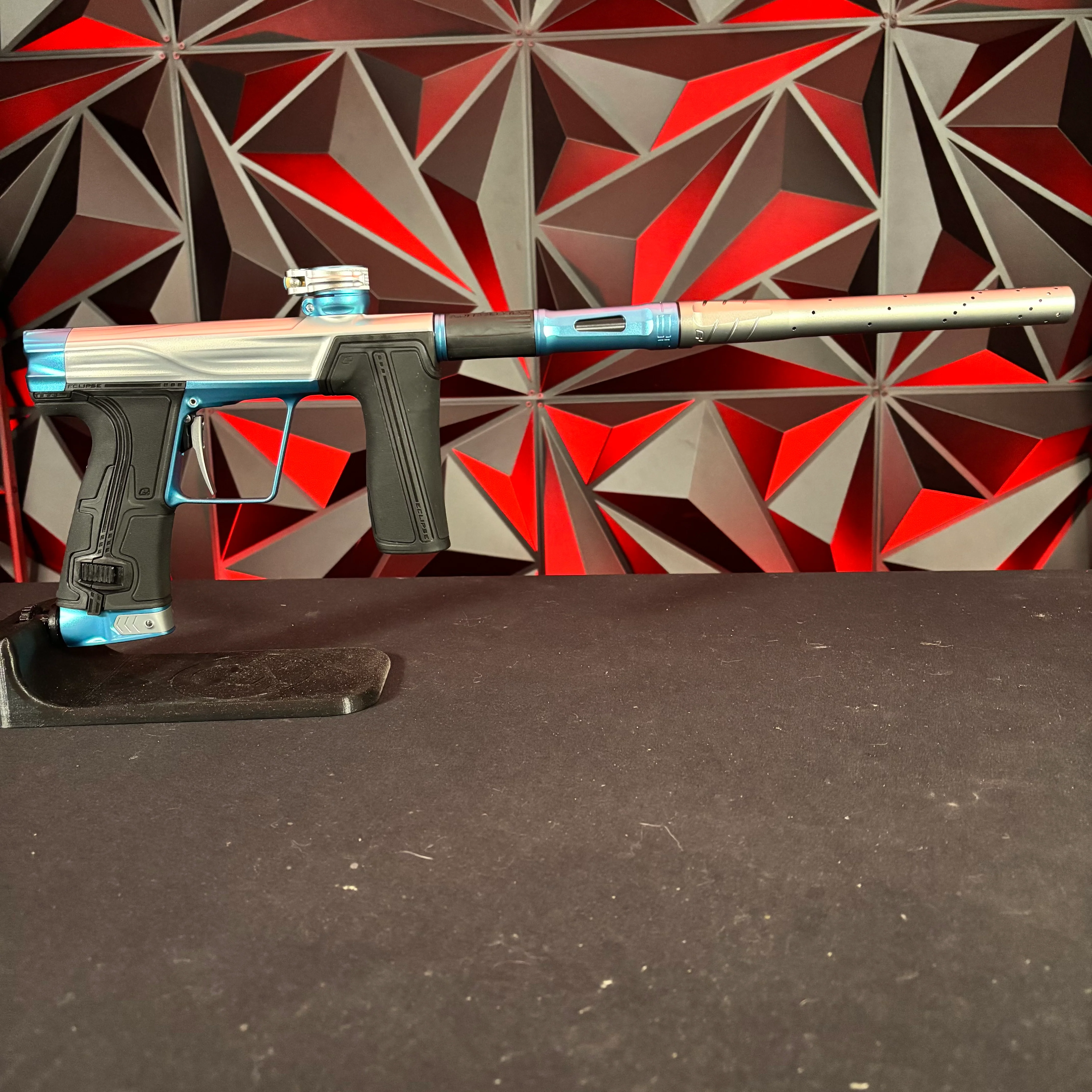 Used Planet Eclipse Geo R5 Paintball Gun -  Titanium/Electric Blue - Image 6